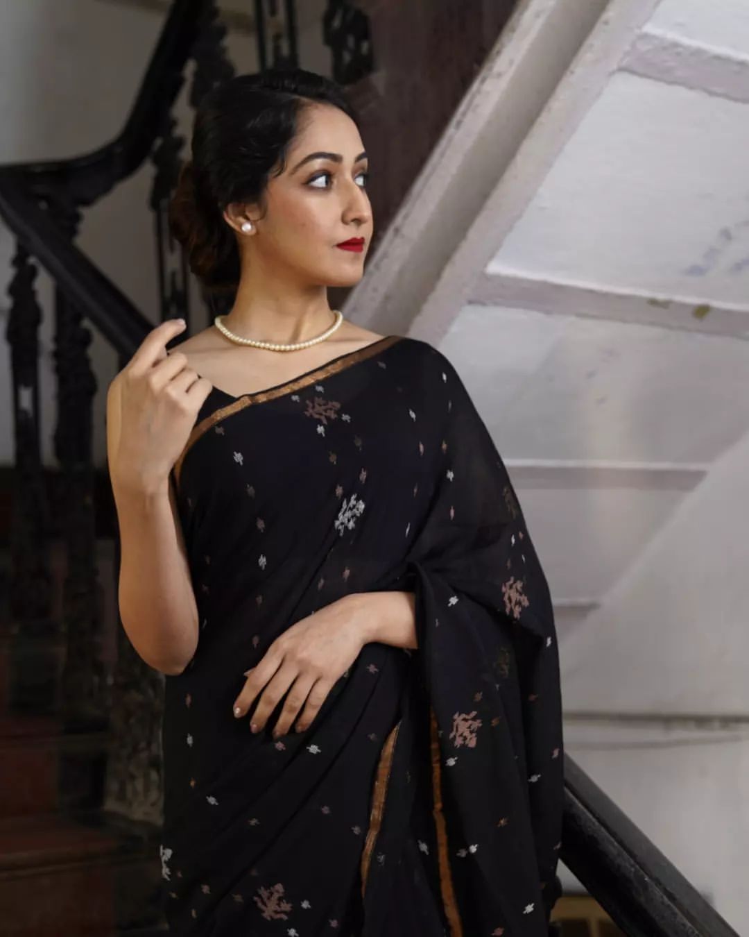 Handwoven jamdani saree