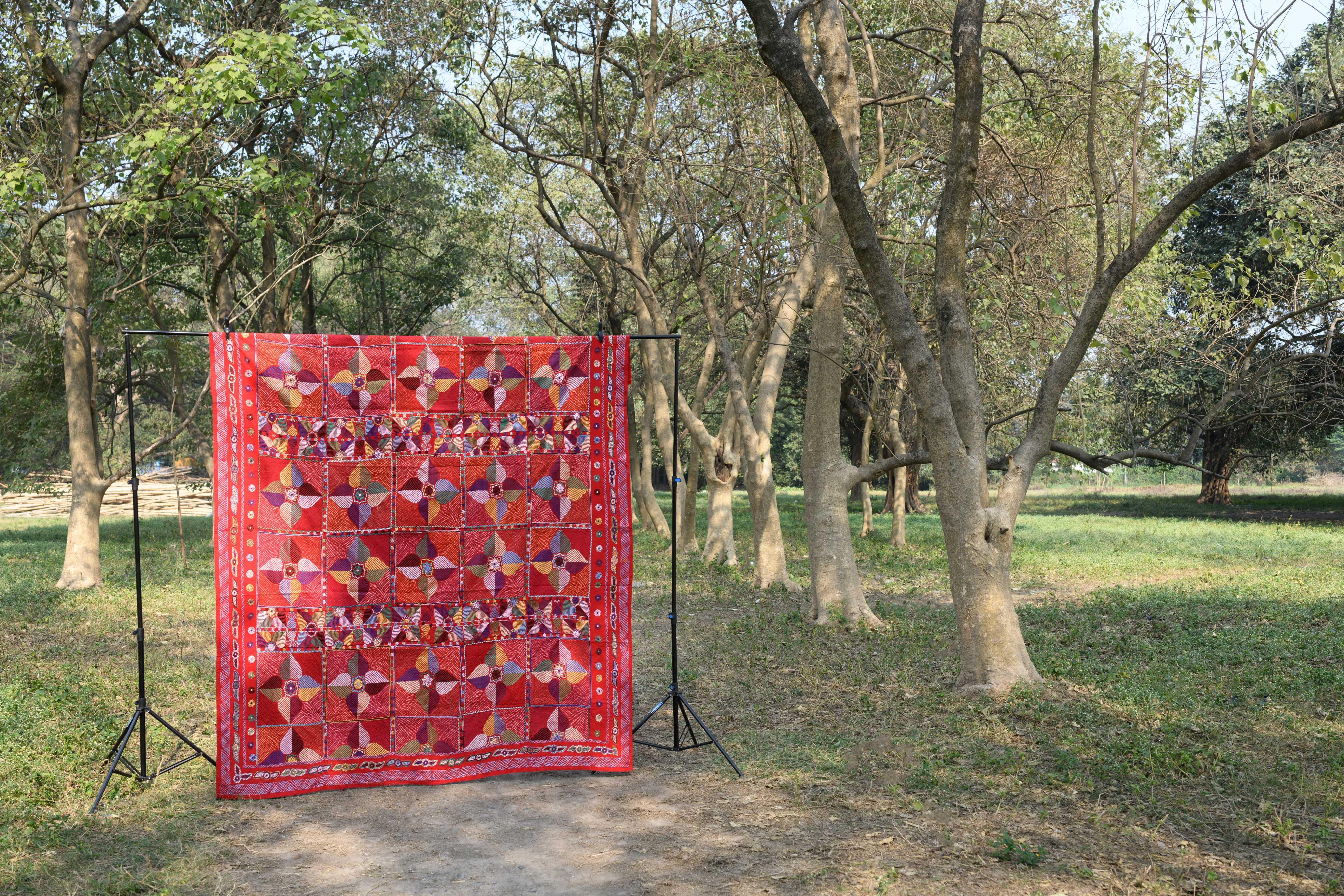 Red Queen size decor quilt - Aankona