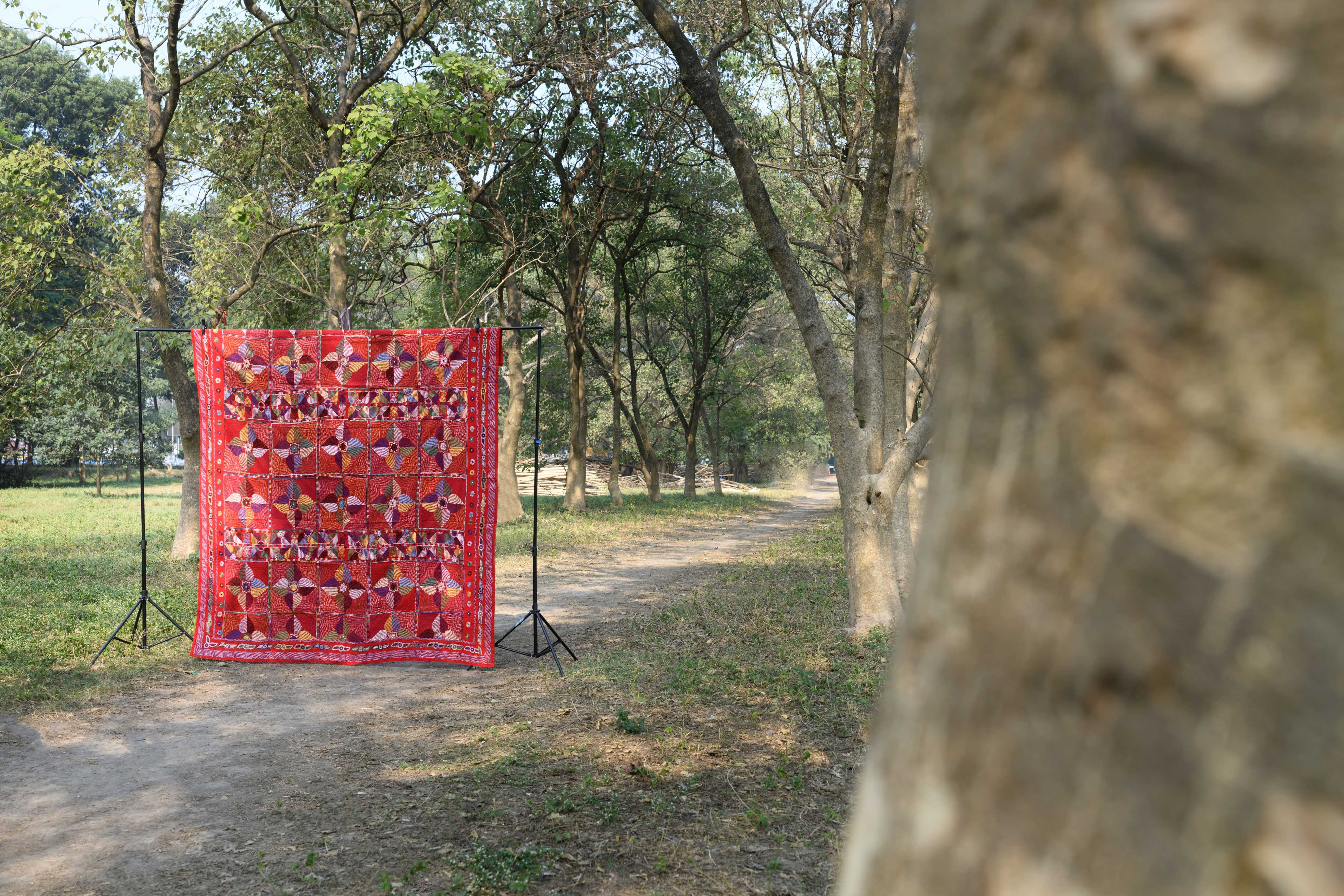 Red Queen size decor quilt - Aankona