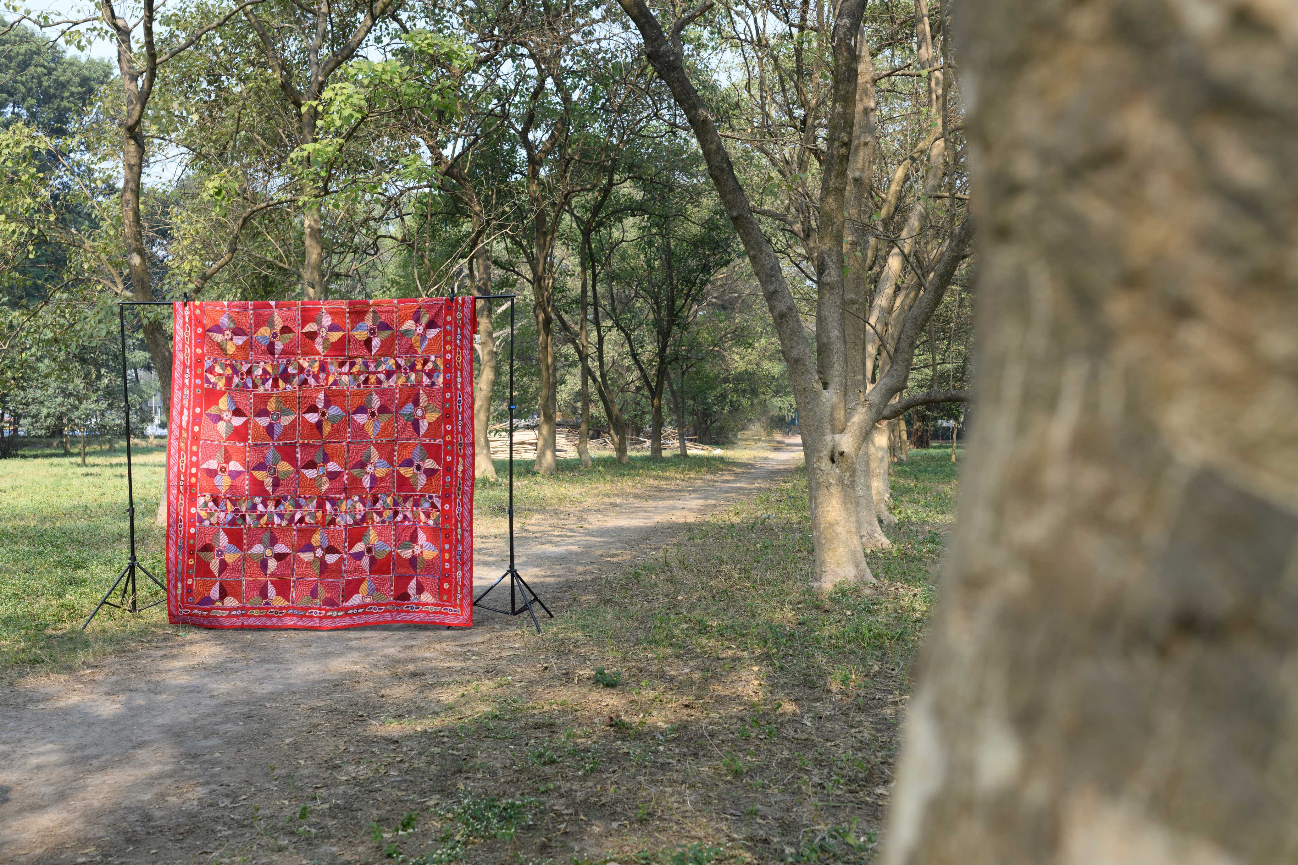 Red Queen size decor quilt - Aankona