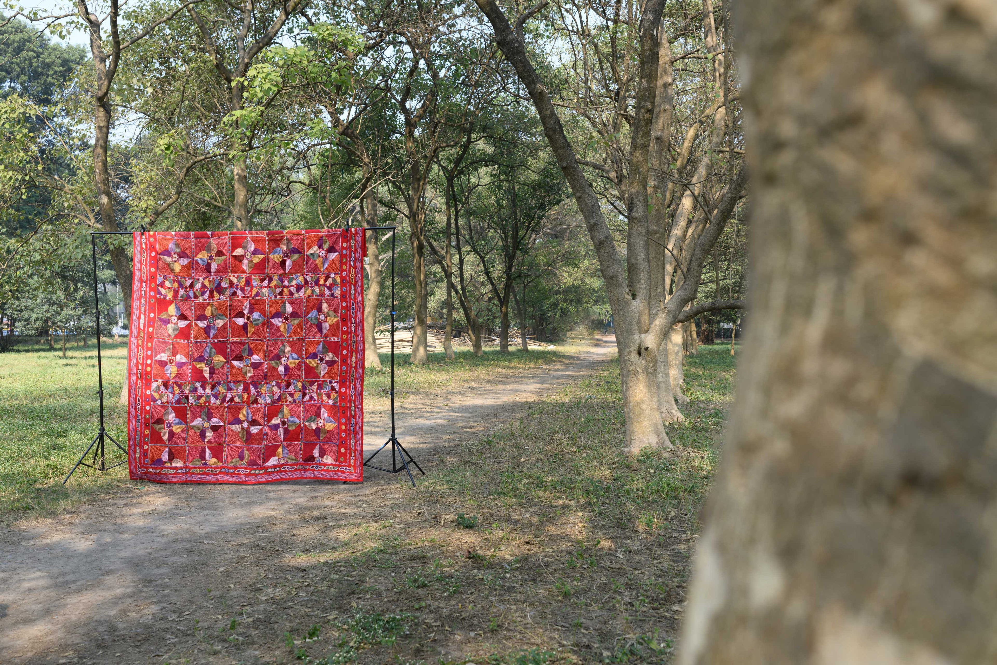 Red Queen size decor quilt - Aankona