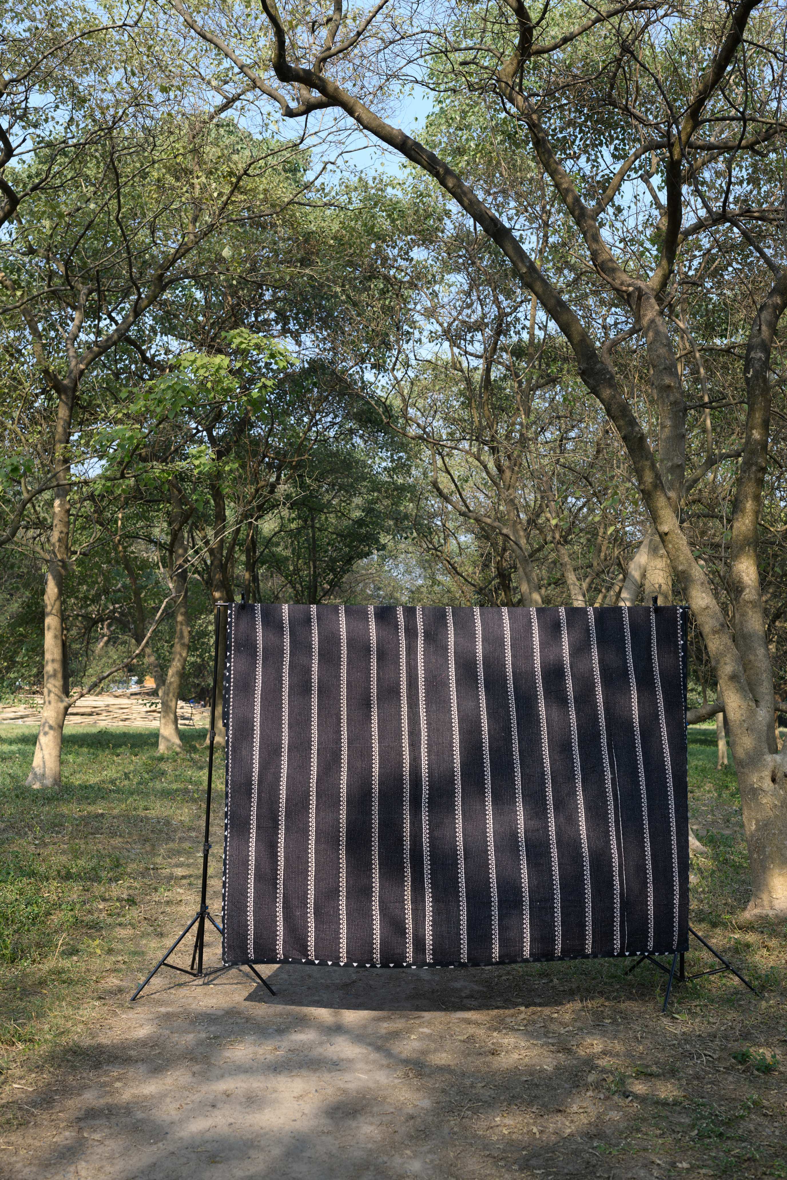 Black & white teen quilt - Aankona