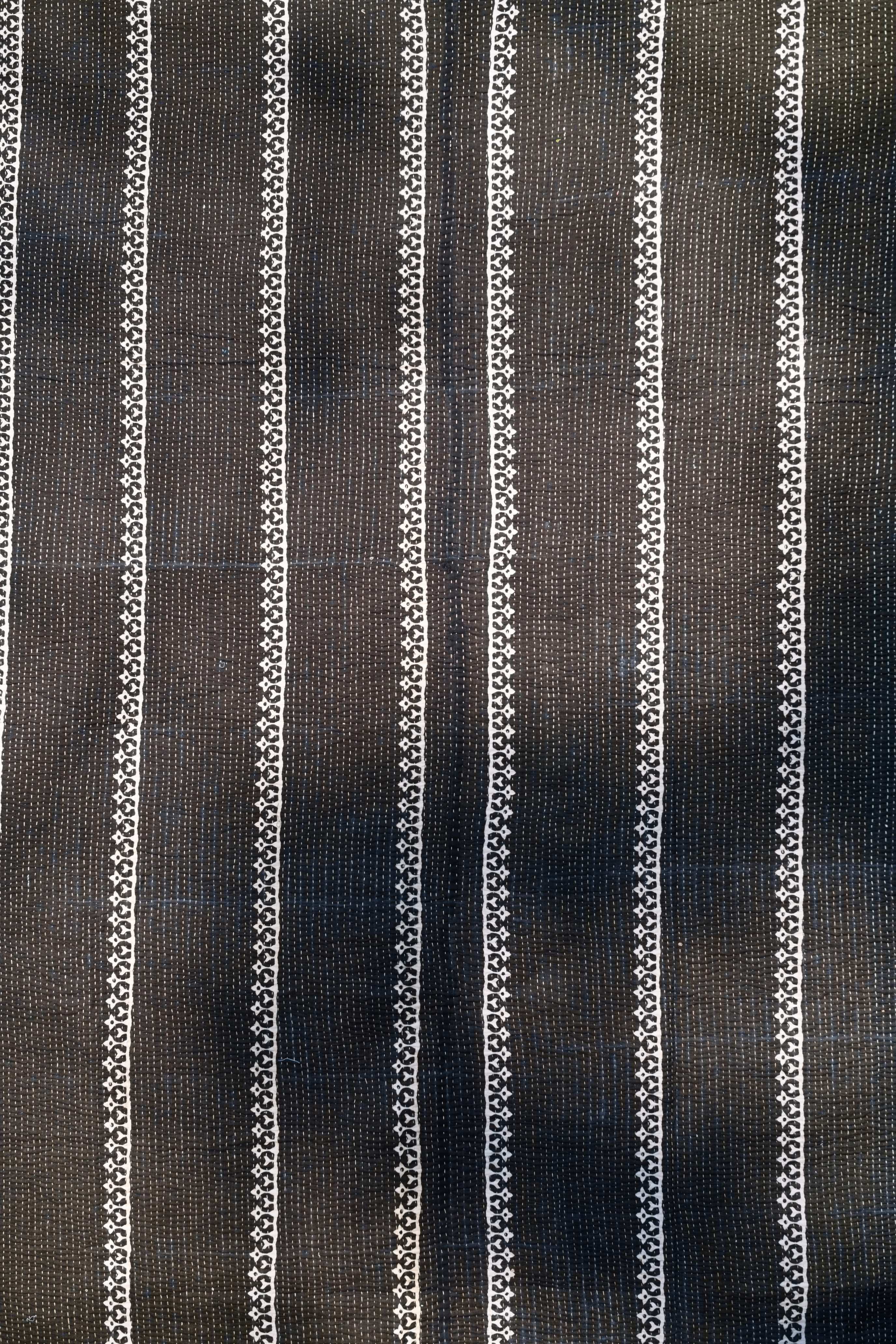 Black & white teen quilt - Aankona