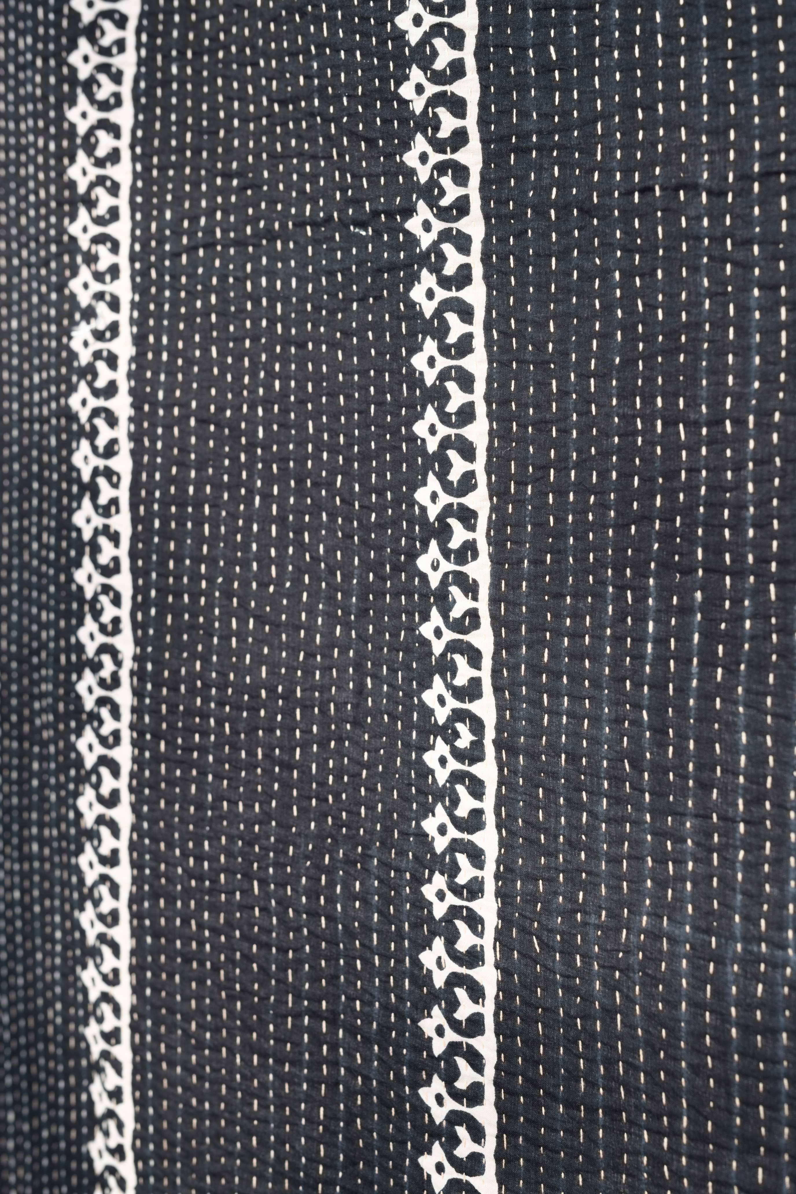 Black & white teen quilt - Aankona