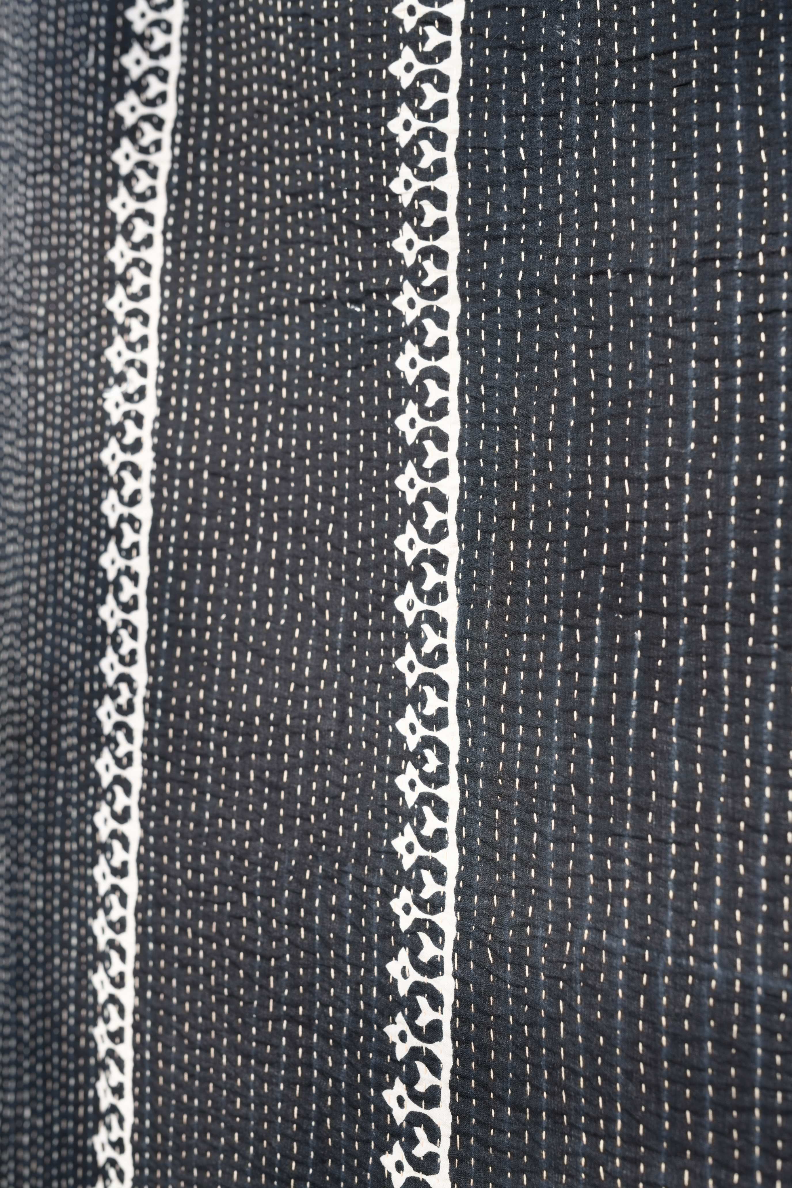 Black & white teen quilt - Aankona