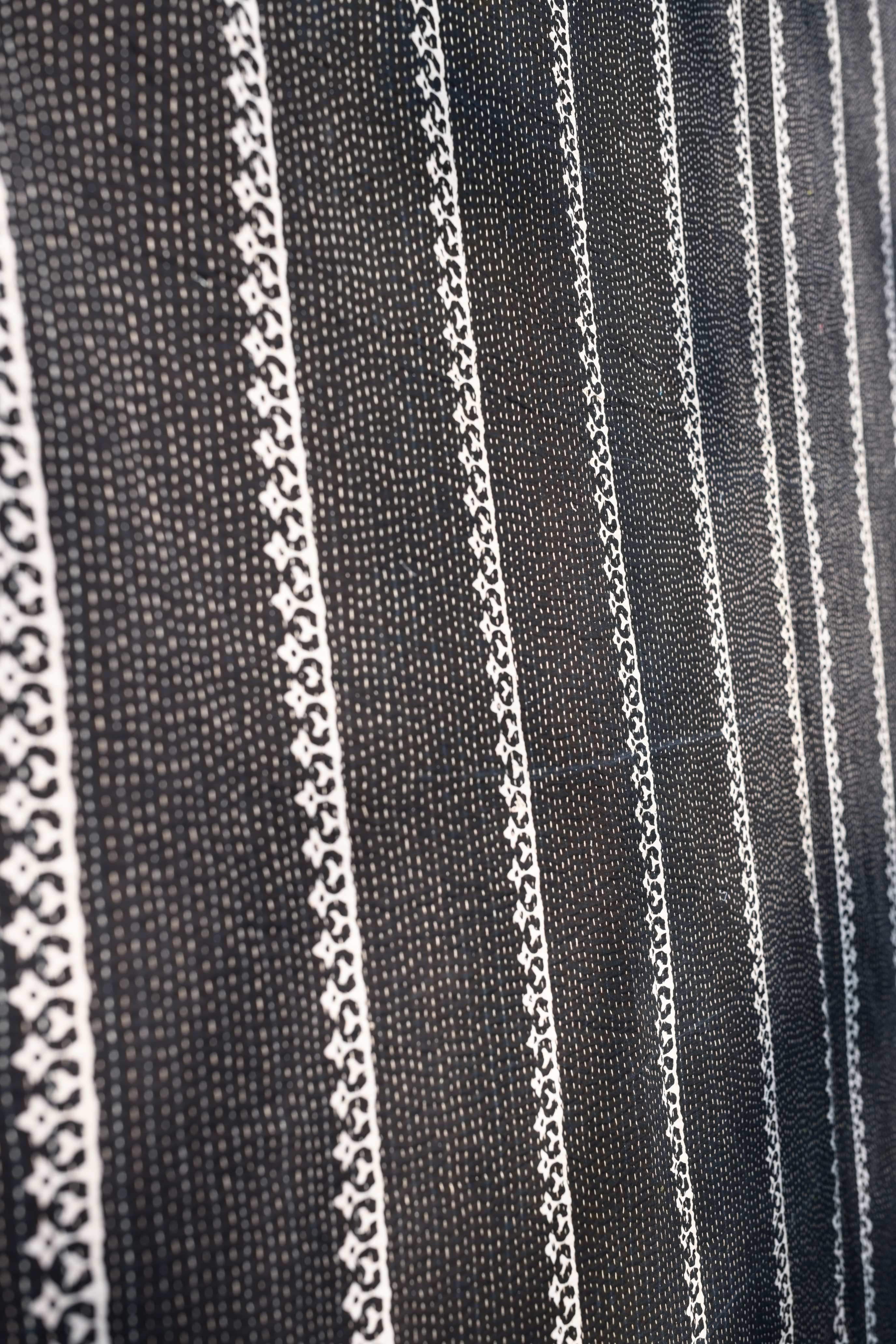 Black & white teen quilt - Aankona