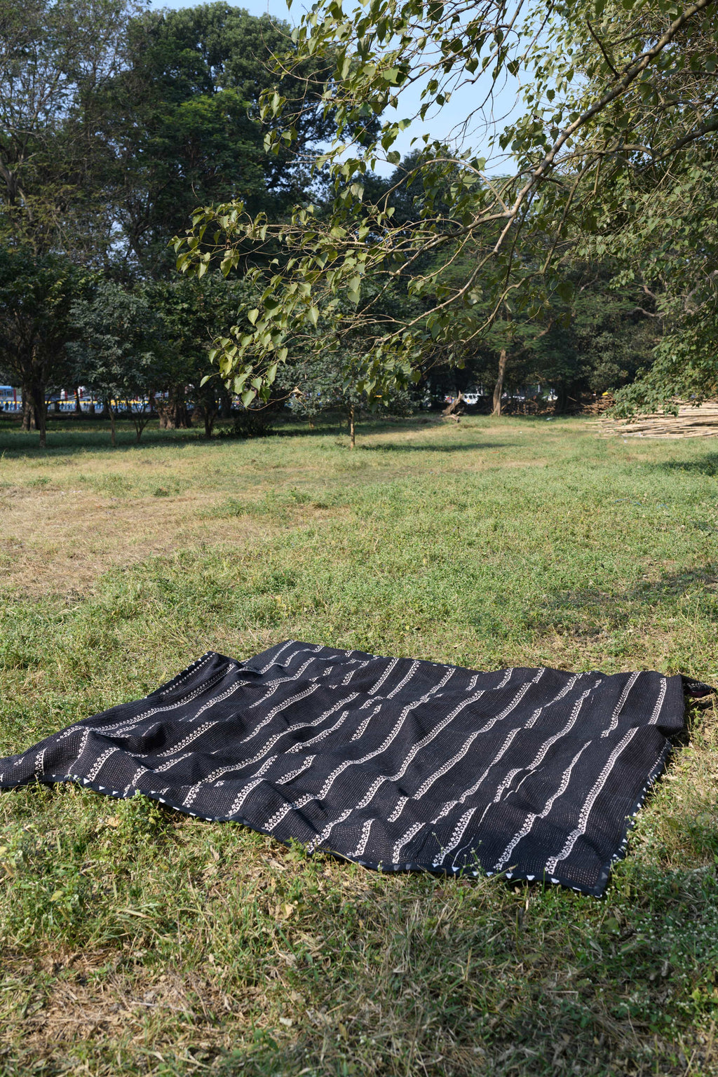 Black & white teen quilt - Aankona