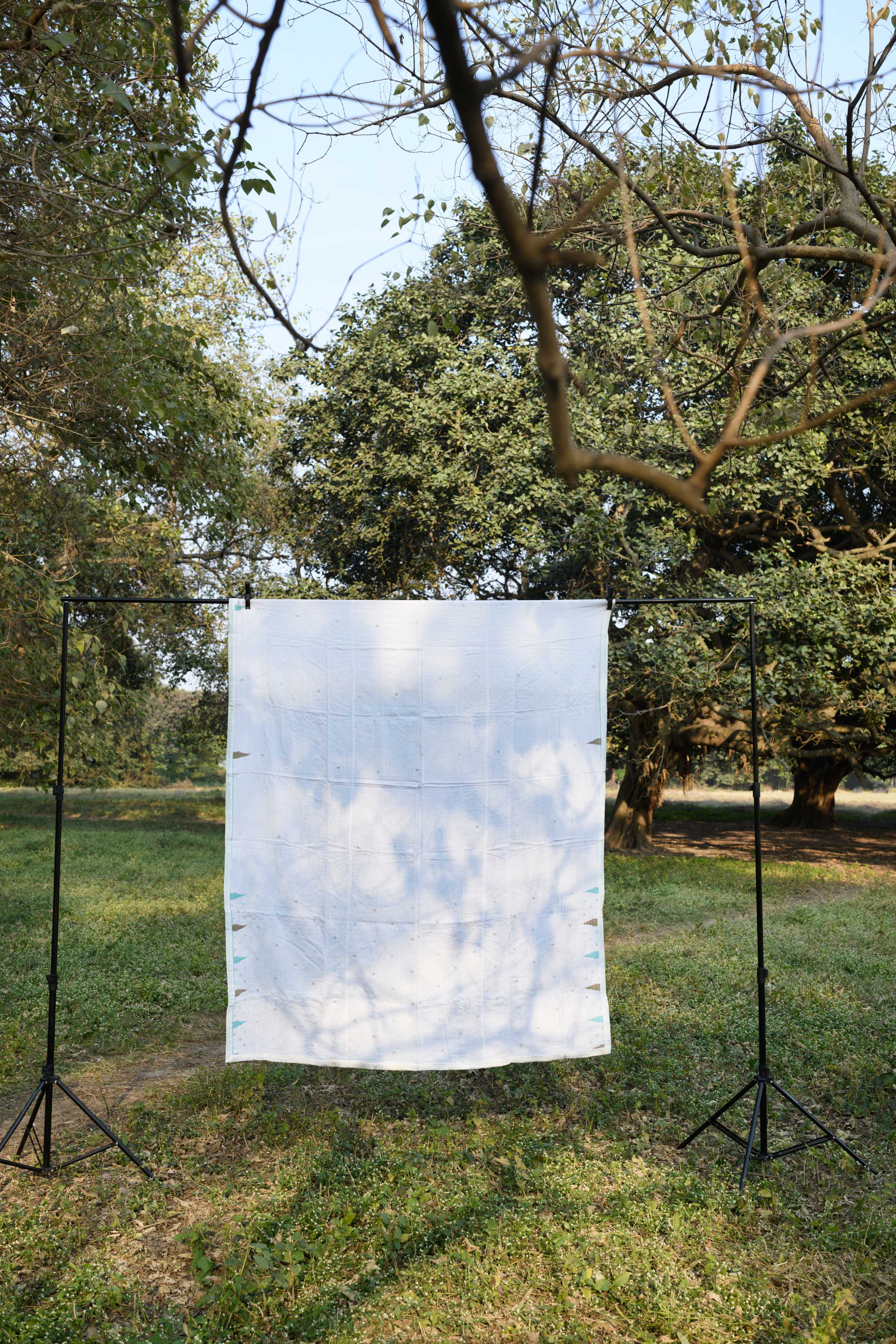 White jamdani teen Quilt - Aankona