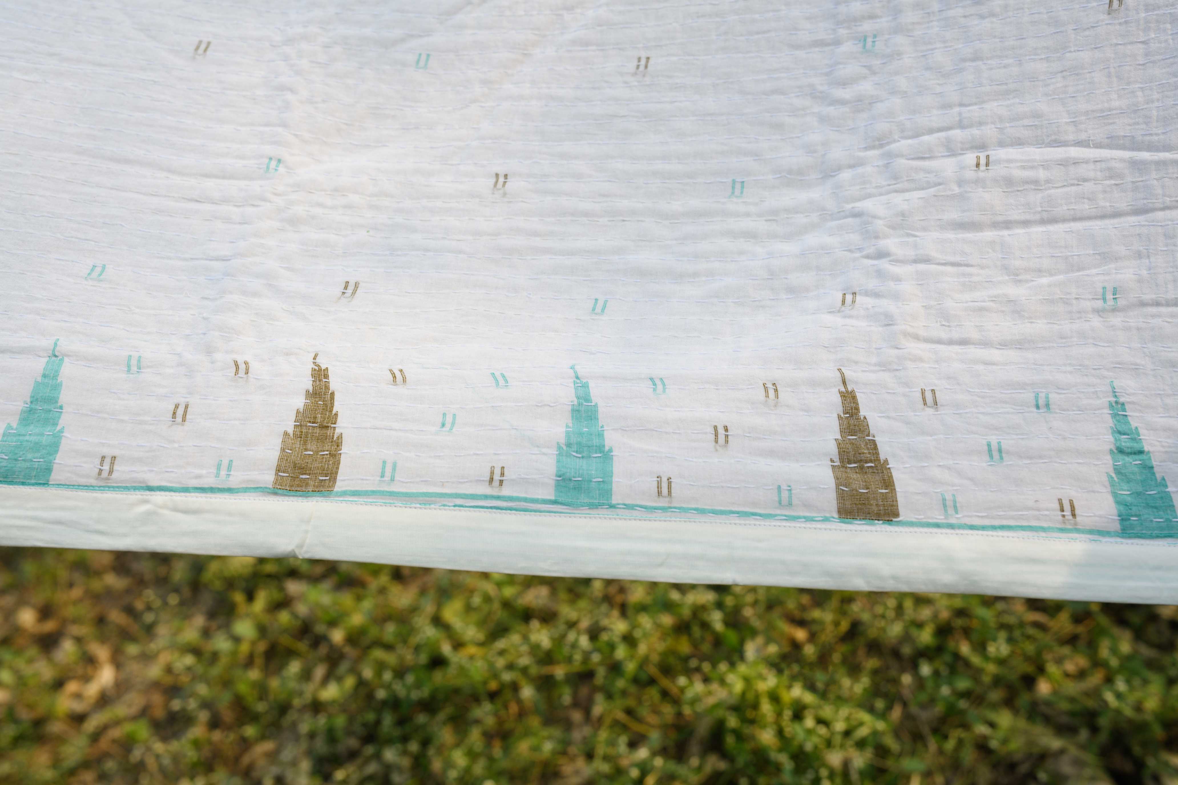 White jamdani teen Quilt - Aankona