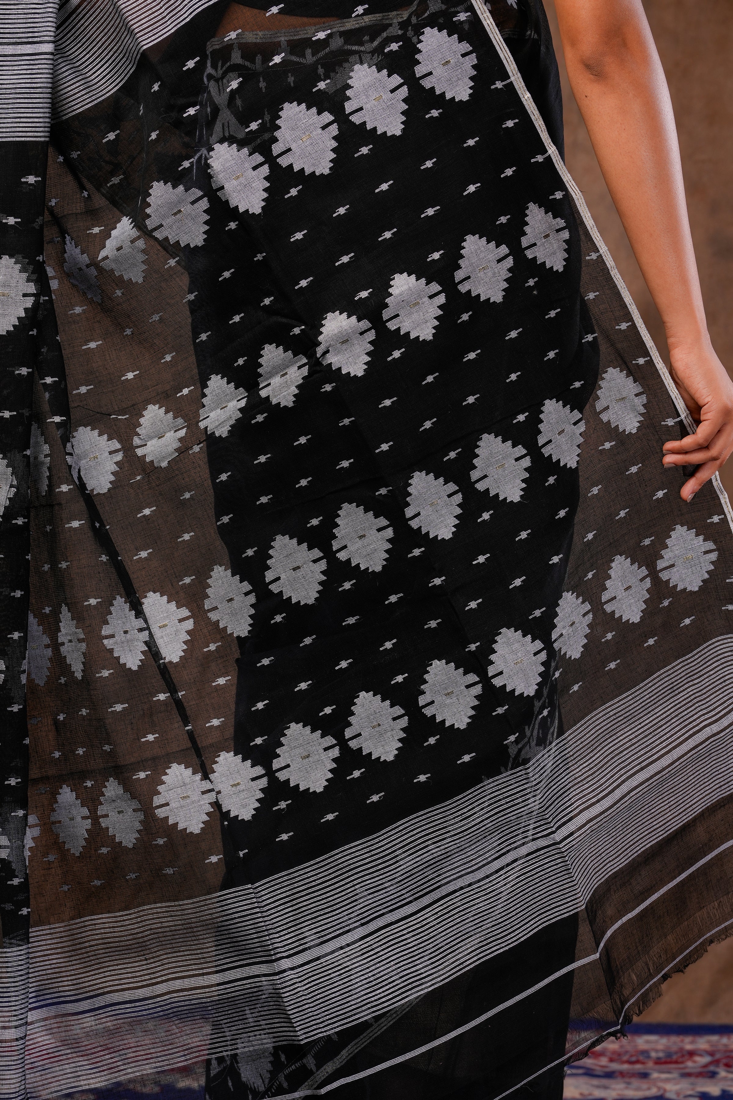 Handwoven Black Dhakai Jamdani Saree