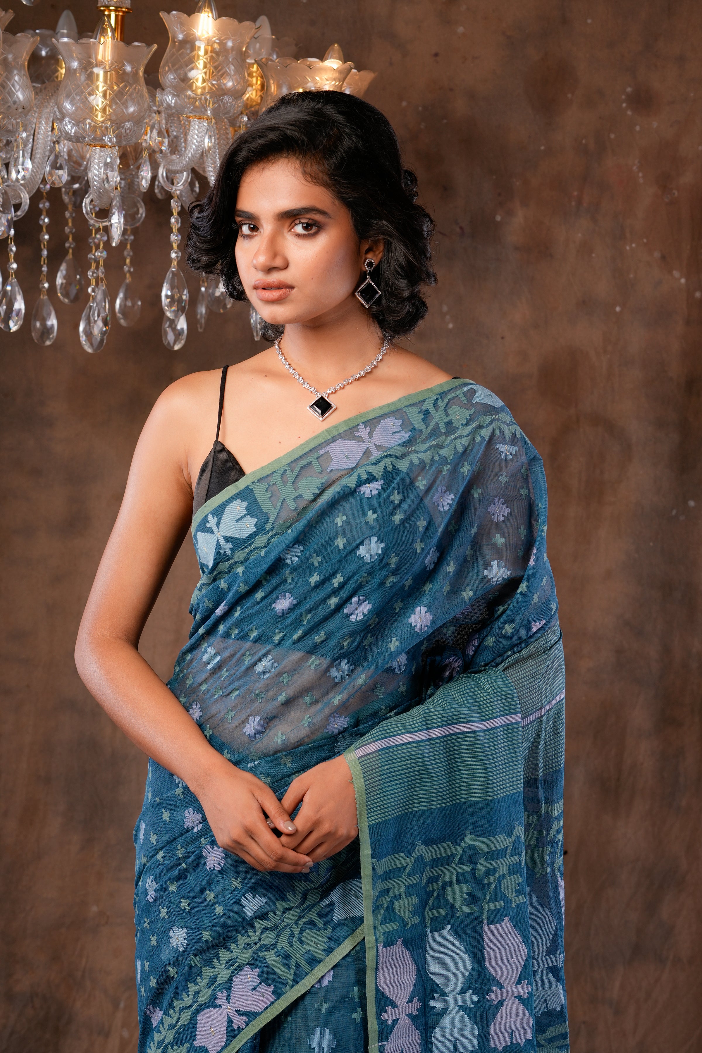 Handwoven Deep Green Dhakai Jamdani Saree