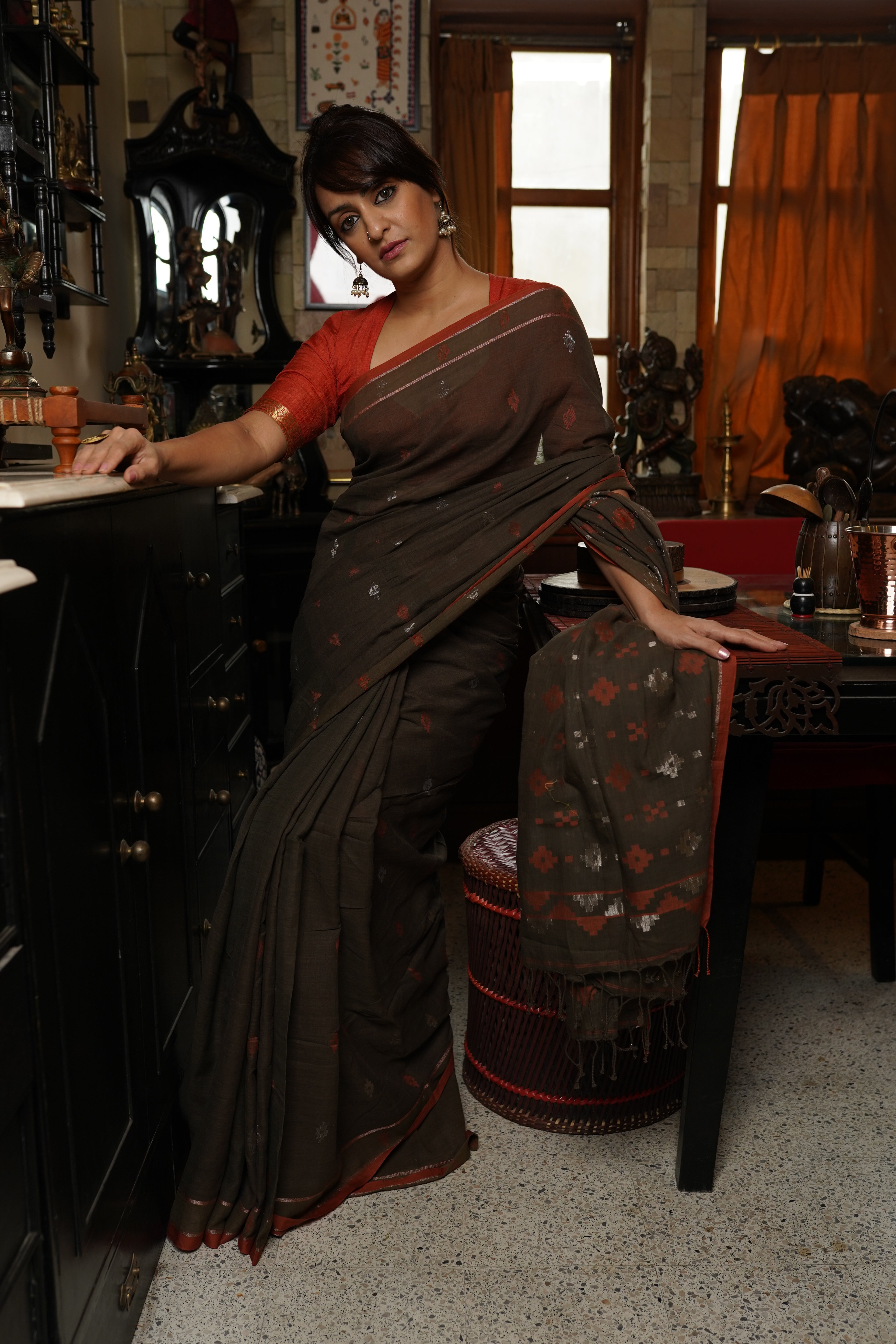 Handwoven Brown Jamdani Saree