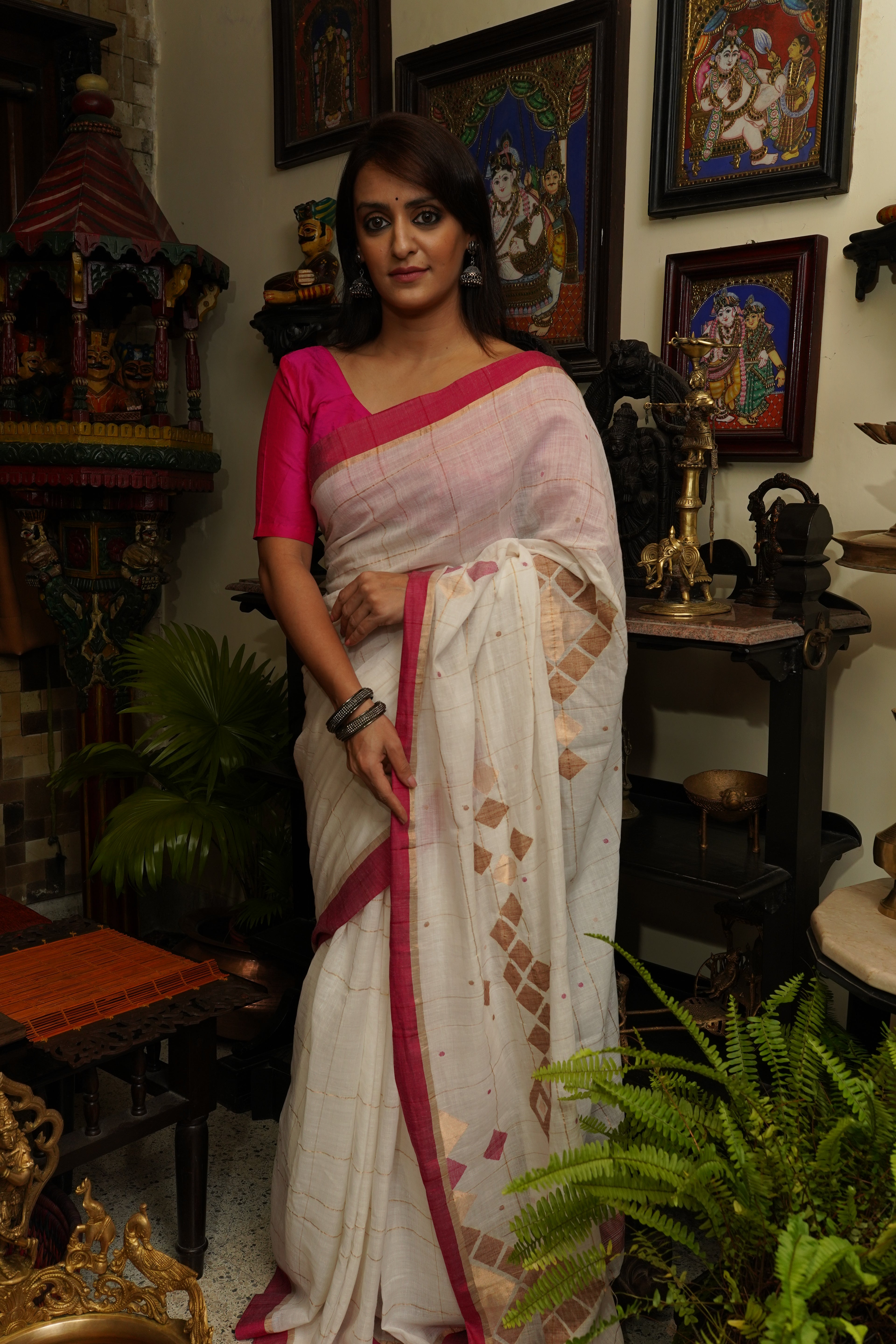 Handwoven White  Jamdani Saree