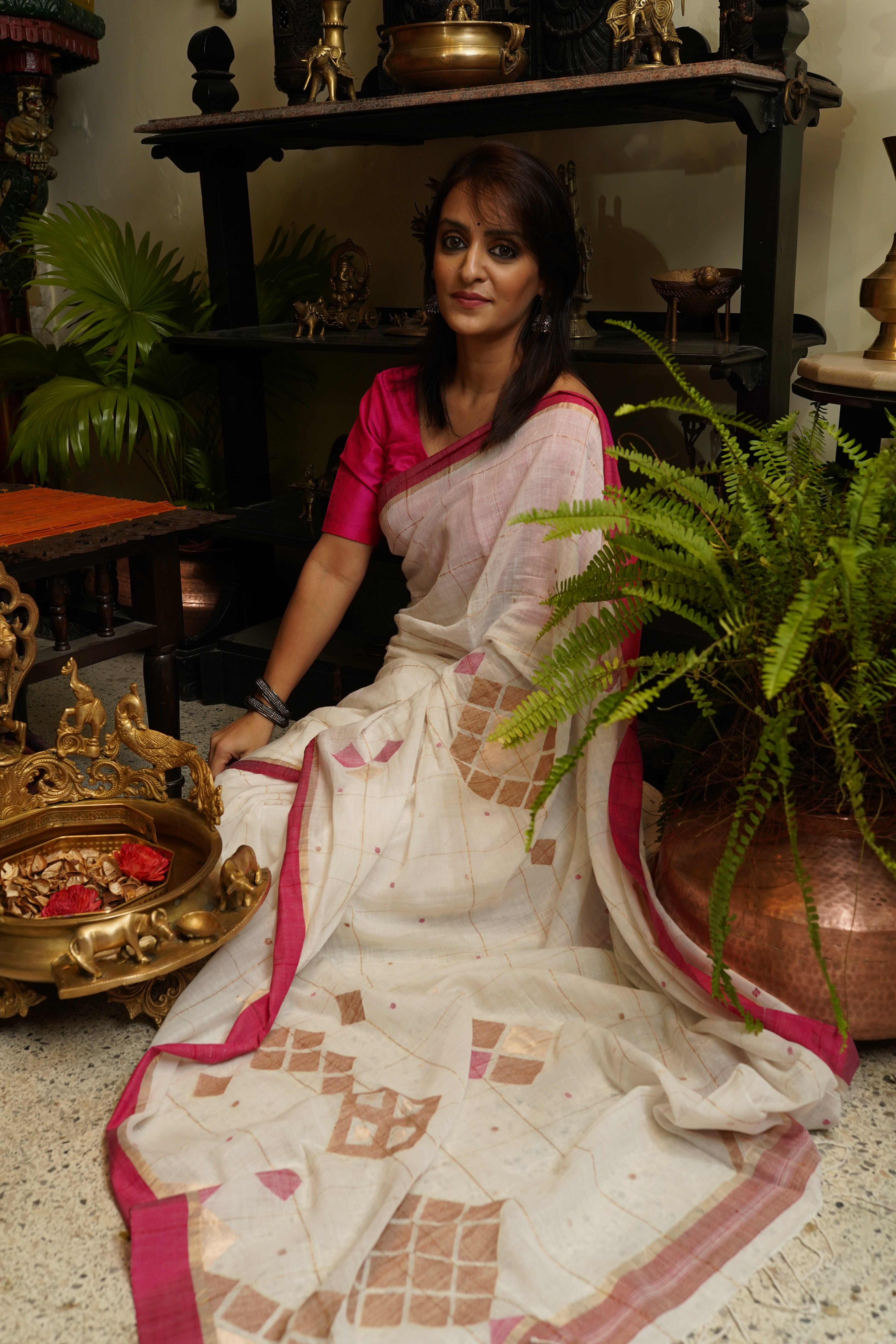 Handwoven White Khadi Jamdani Saree