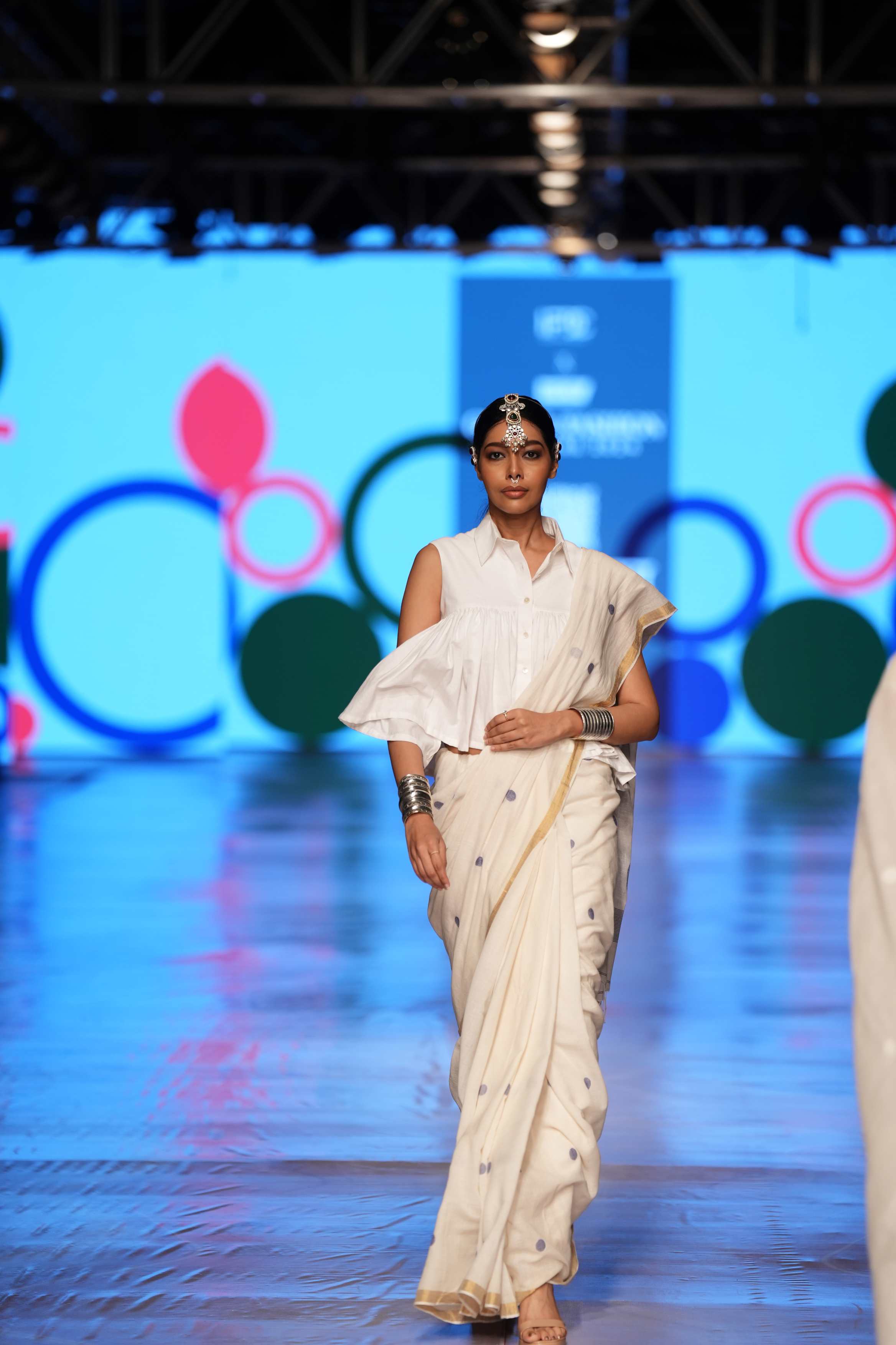 Handwoven Off White Jamdani Saree With Designer Blouse