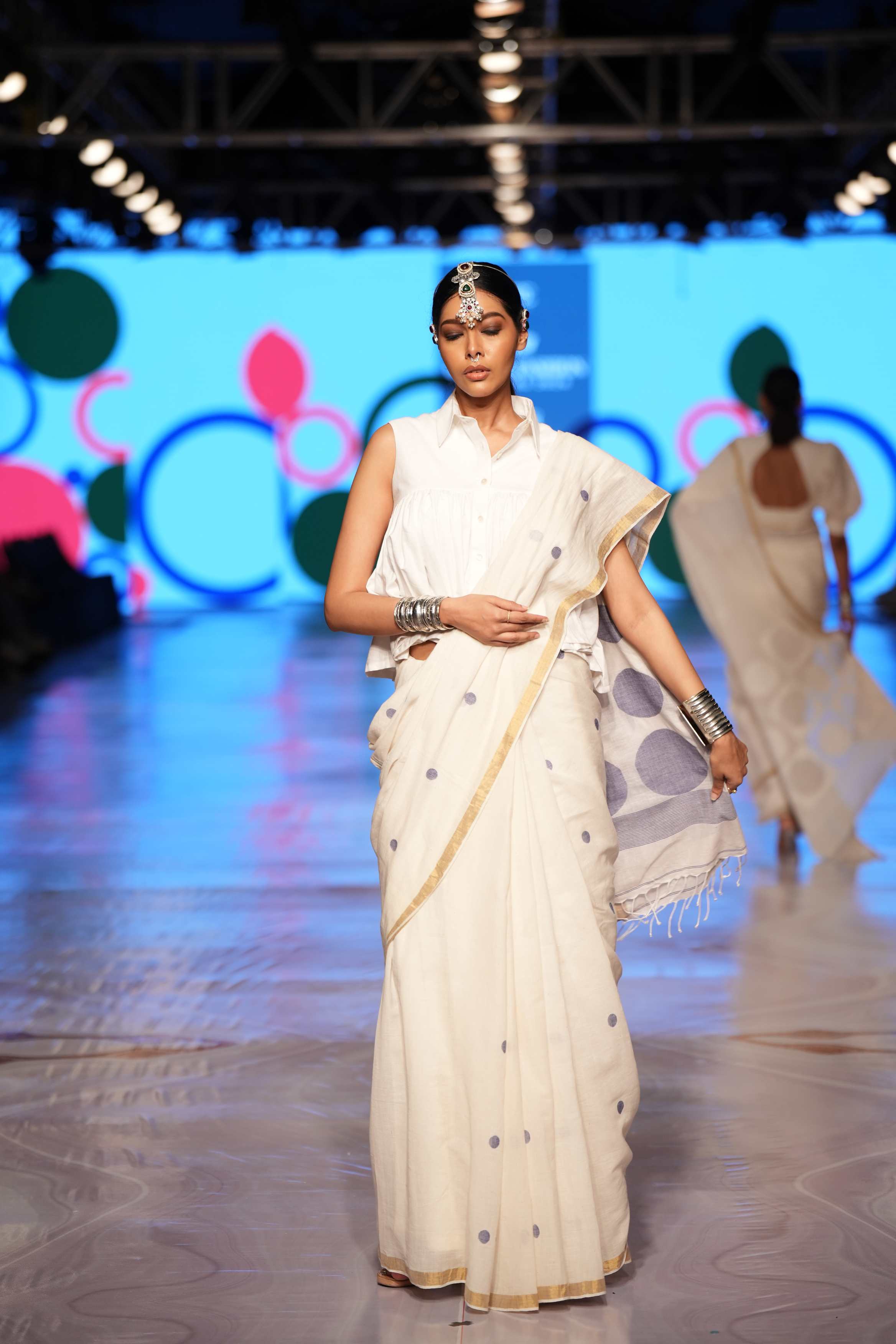 Handwoven Off White Jamdani Saree With Designer Blouse