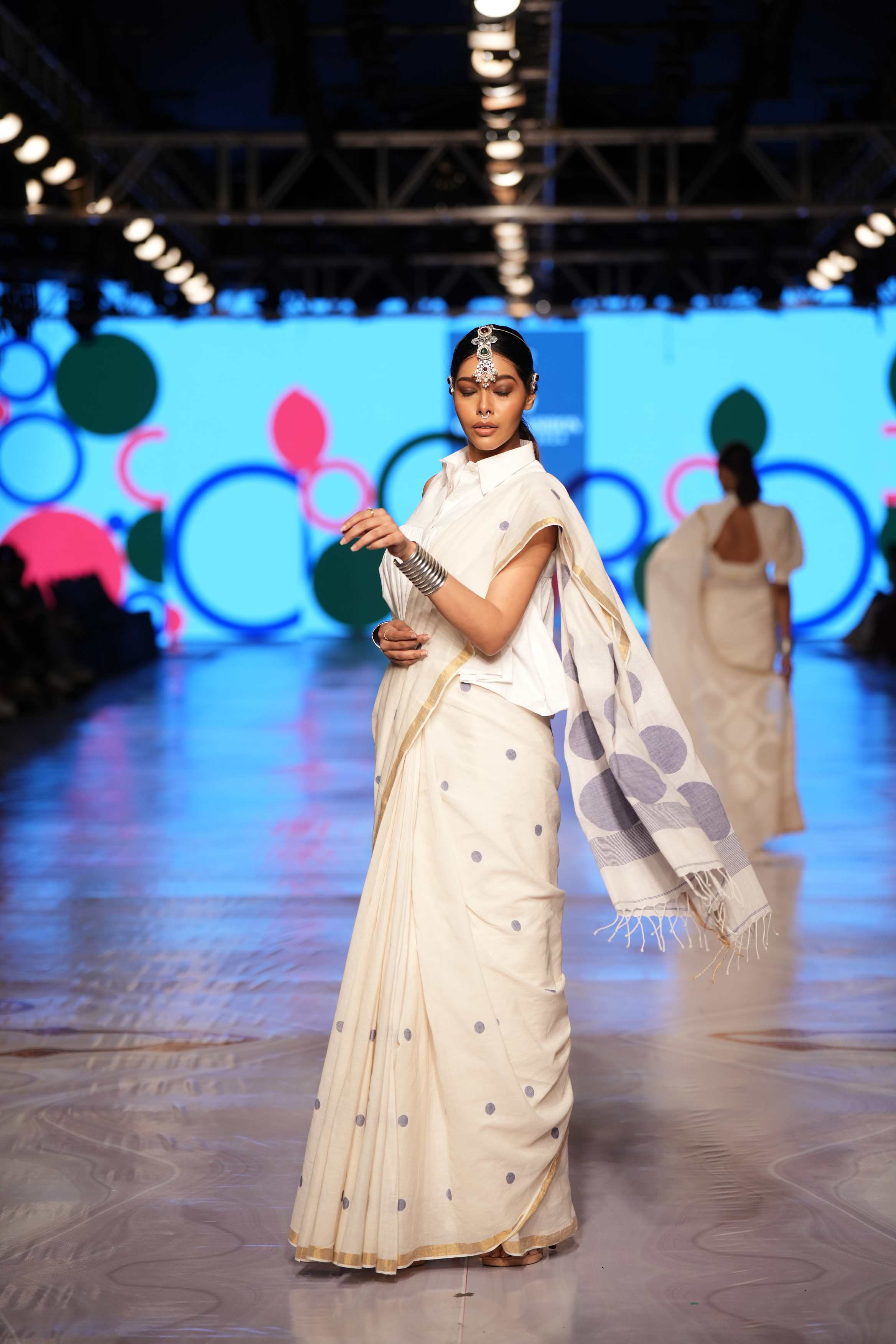 Handwoven Off White Jamdani Saree With Designer Blouse