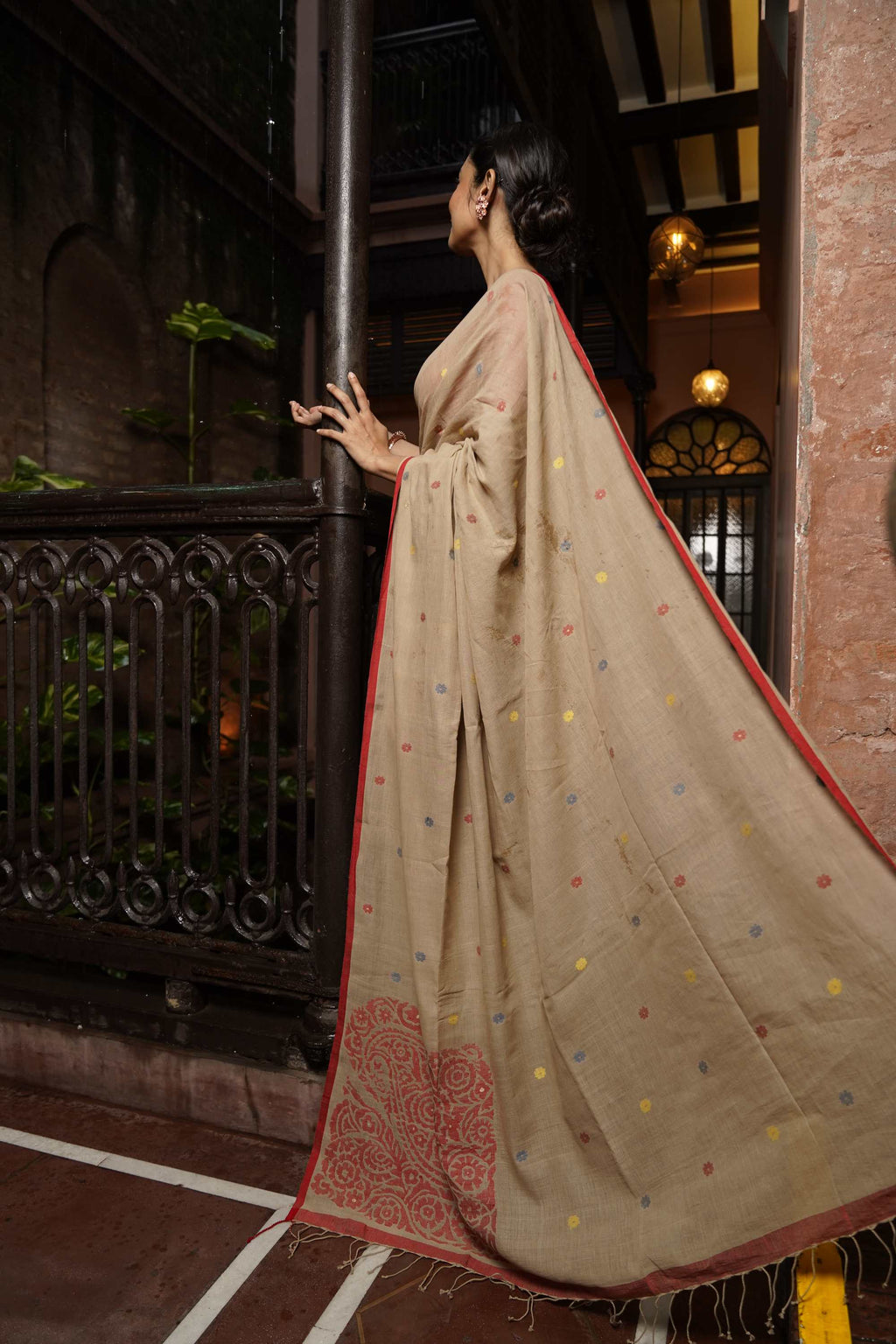 Handwoven Bronze  Jamdani Saree