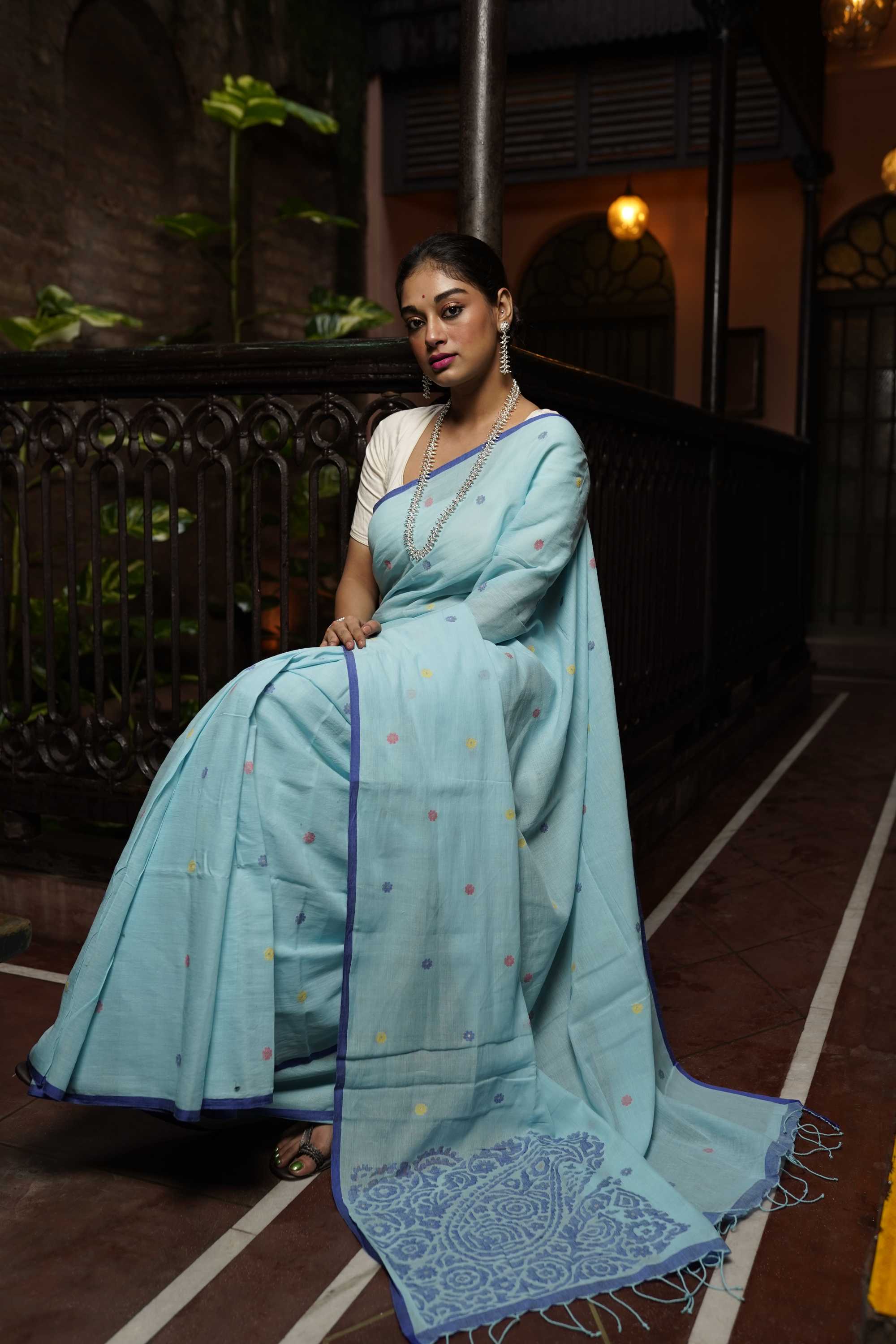 Handwoven Blue Jamdani saree