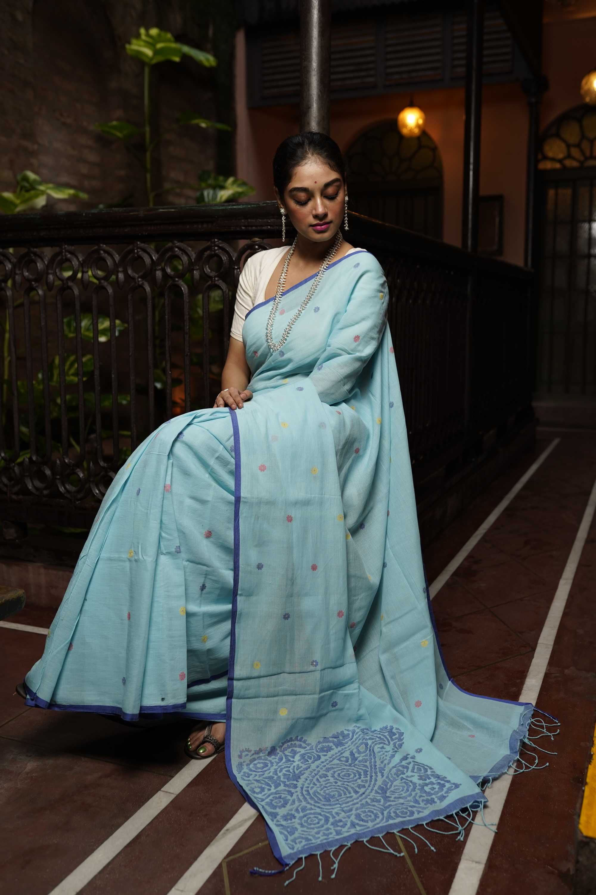 Handwoven Blue Jamdani saree