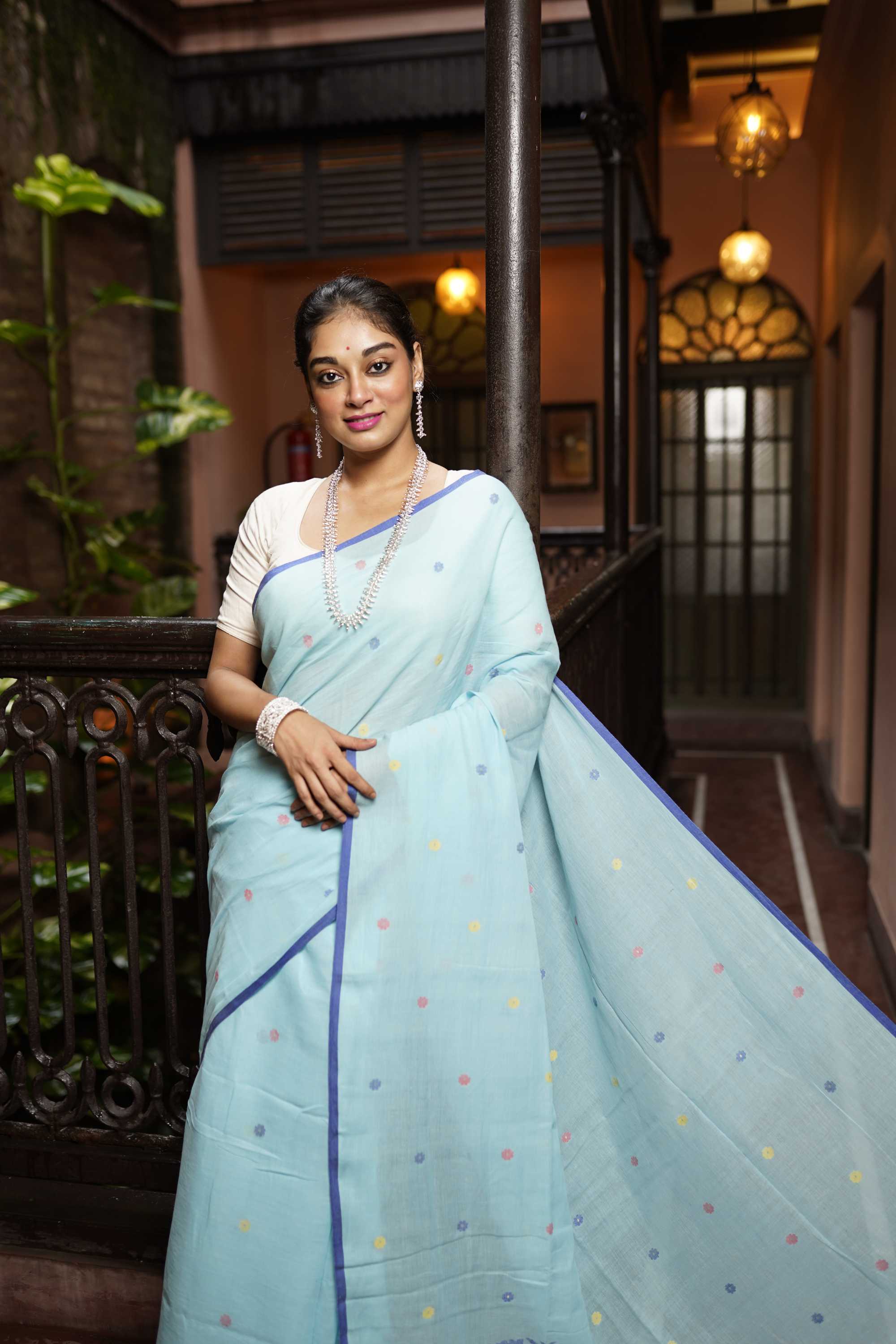 Handwoven Blue Jamdani saree