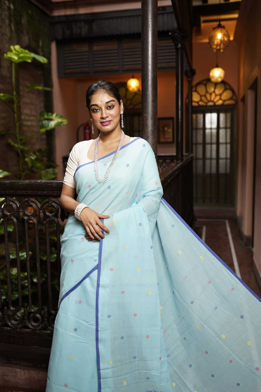 Handwoven Blue Jamdani saree