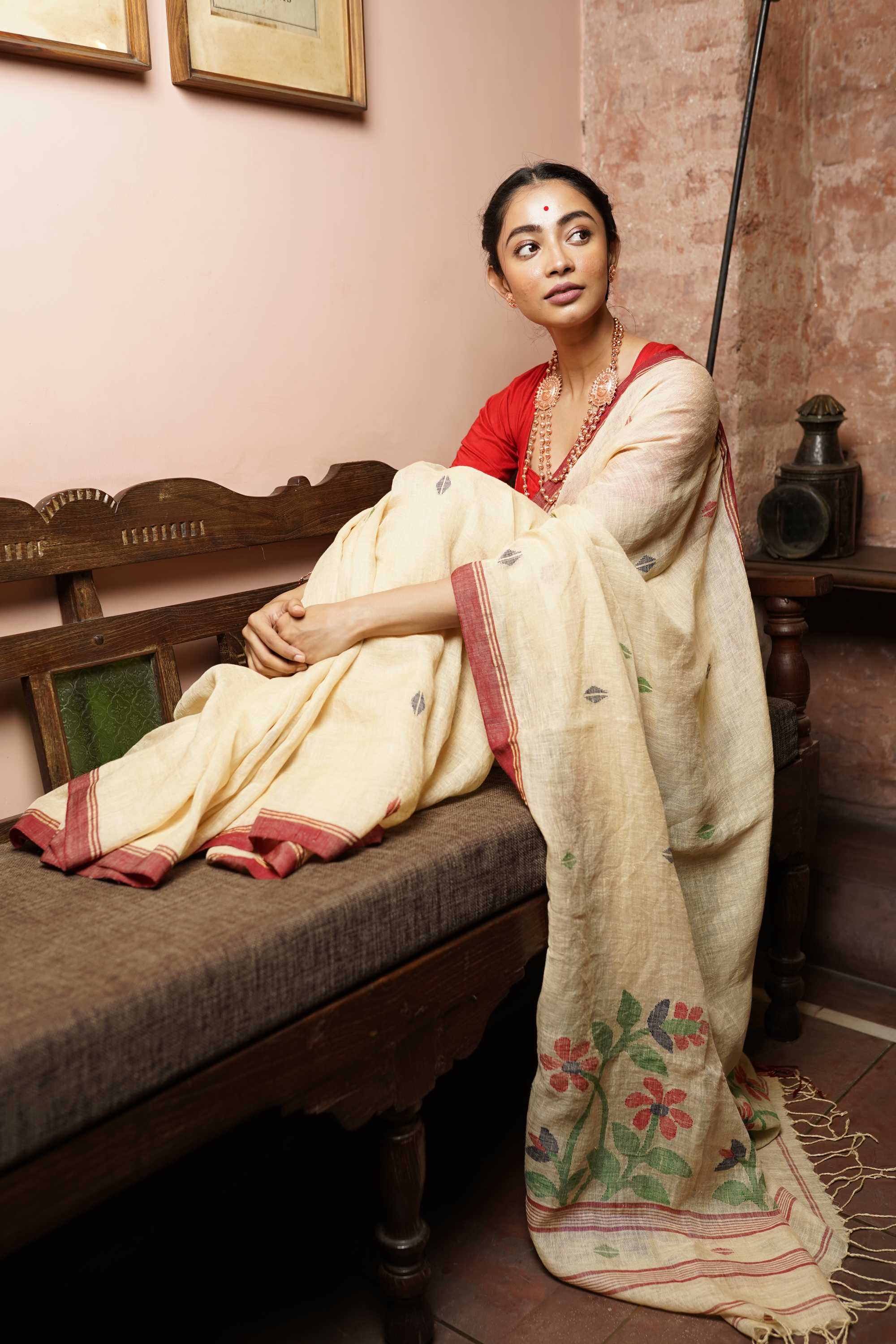 Handwoven linen jamdani Saree