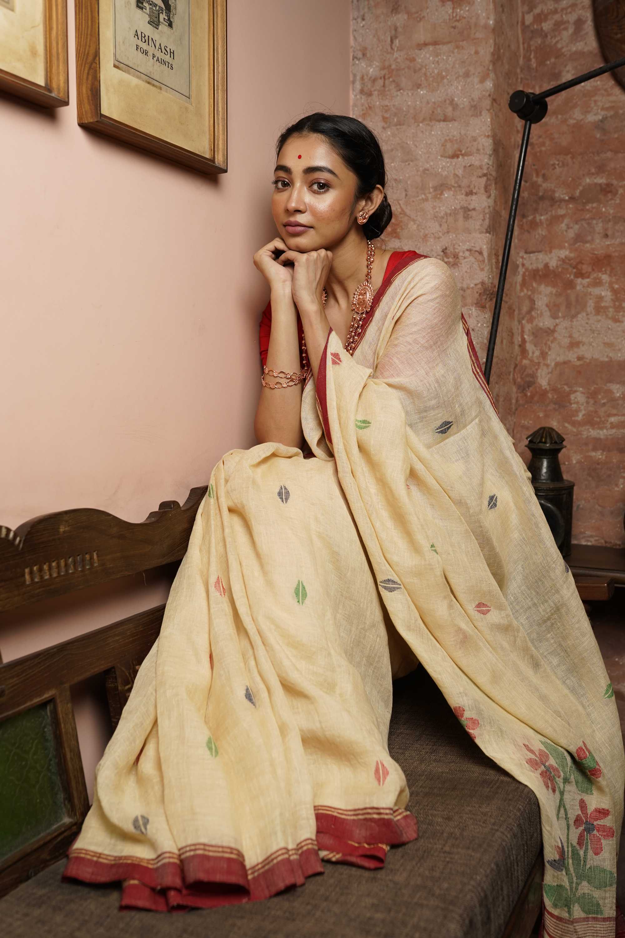 Handwoven linen jamdani Saree