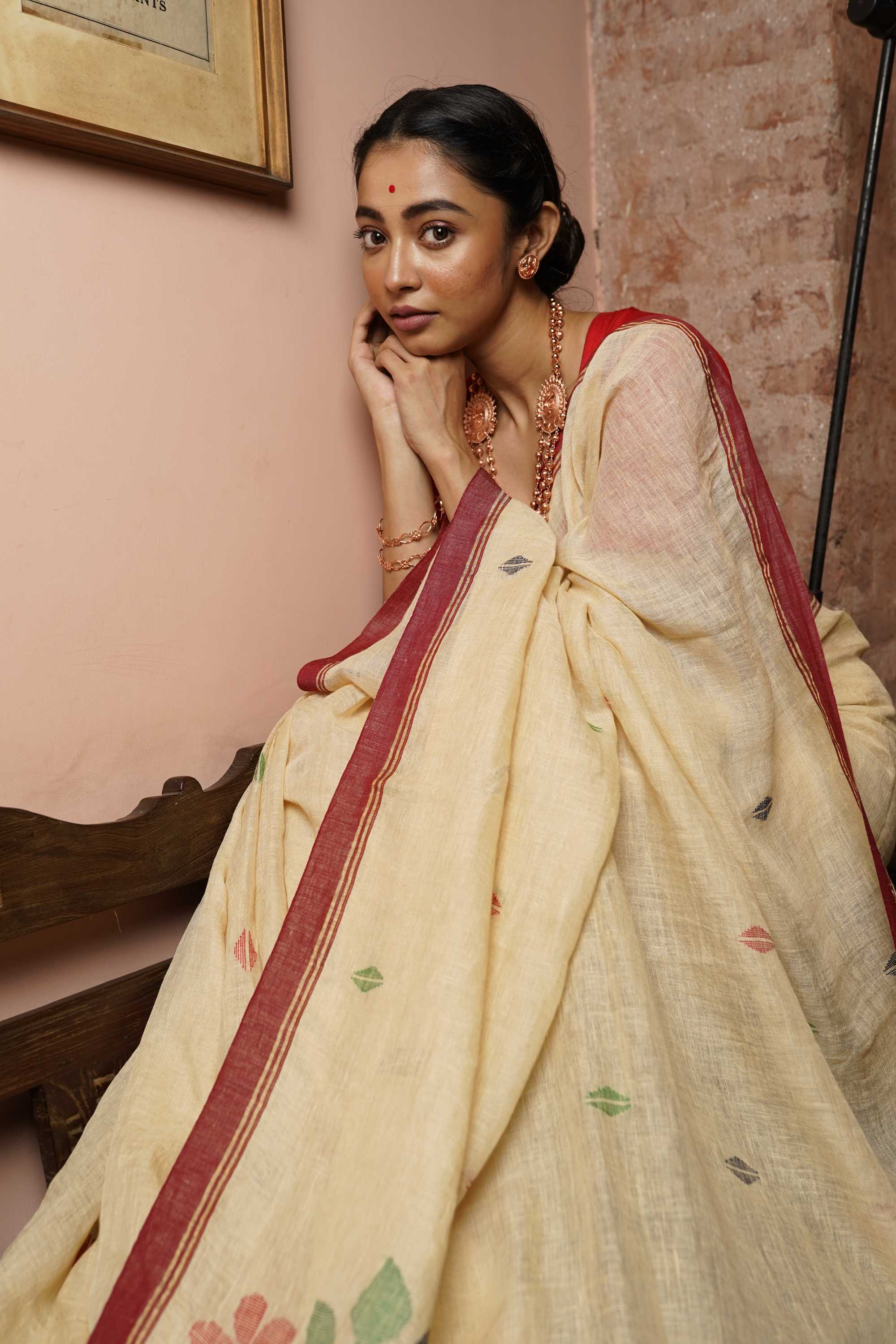 Handwoven Linen Jamdani Saree