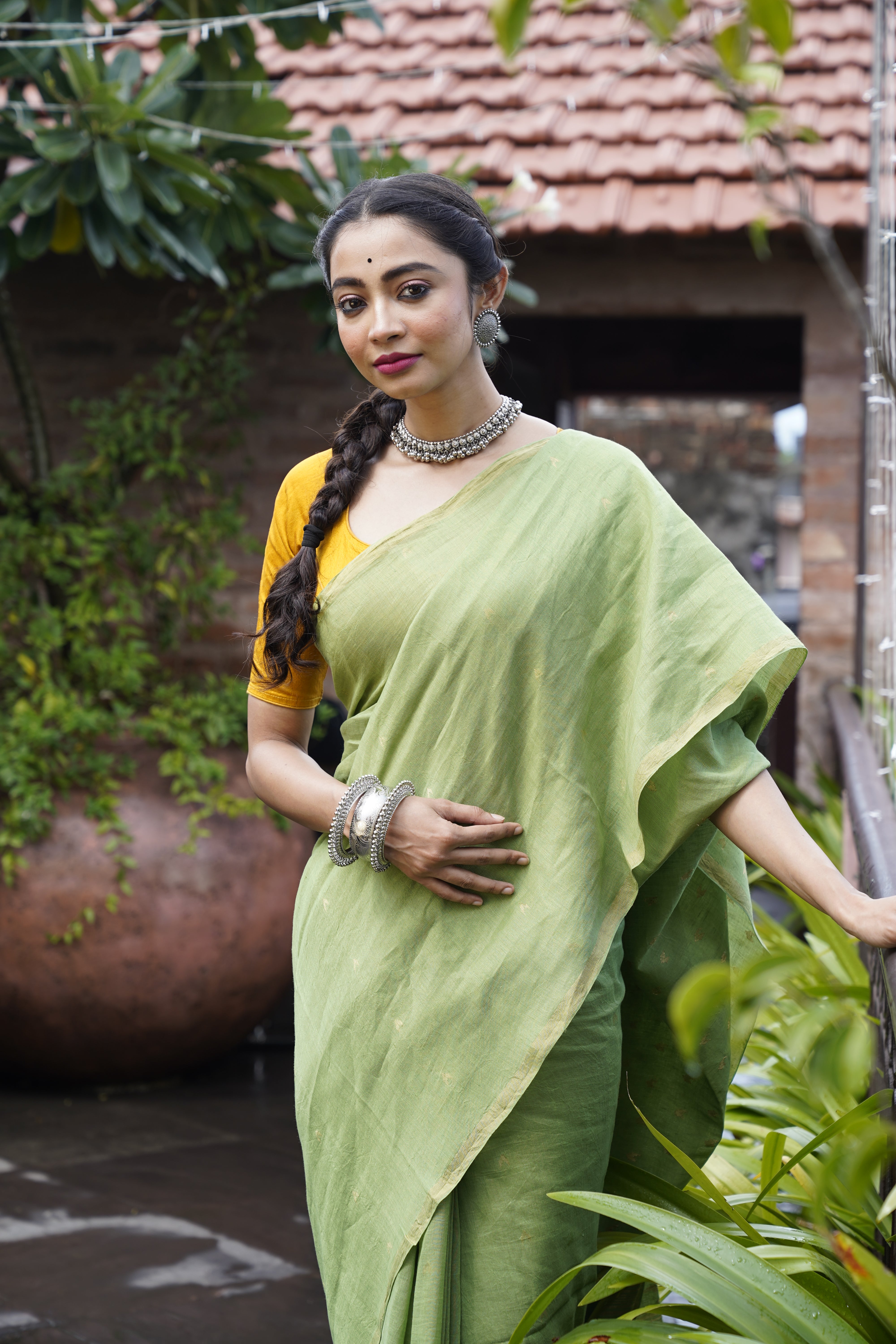 Handwoven Green jamdani Saree