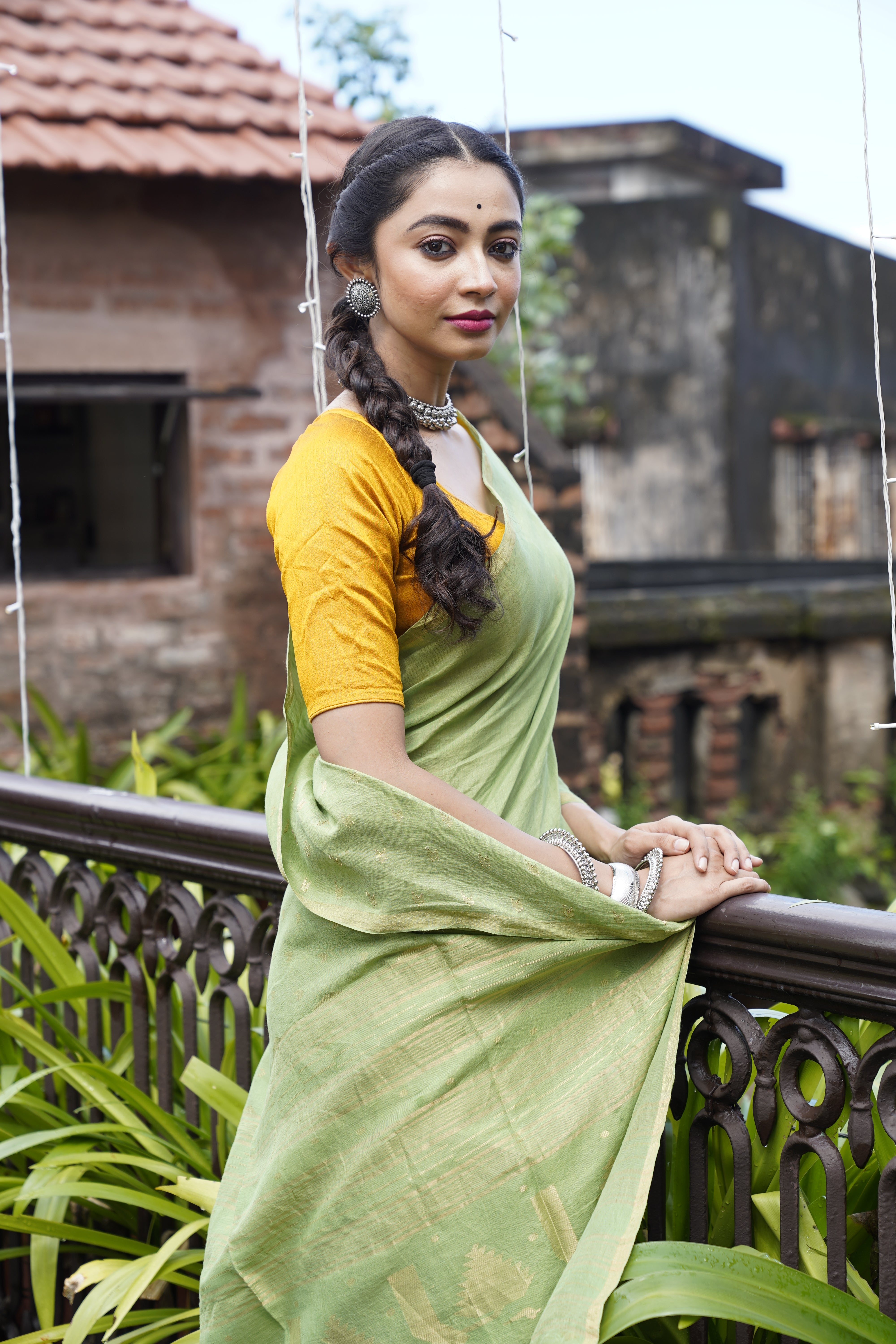 Handwoven Green jamdani Saree