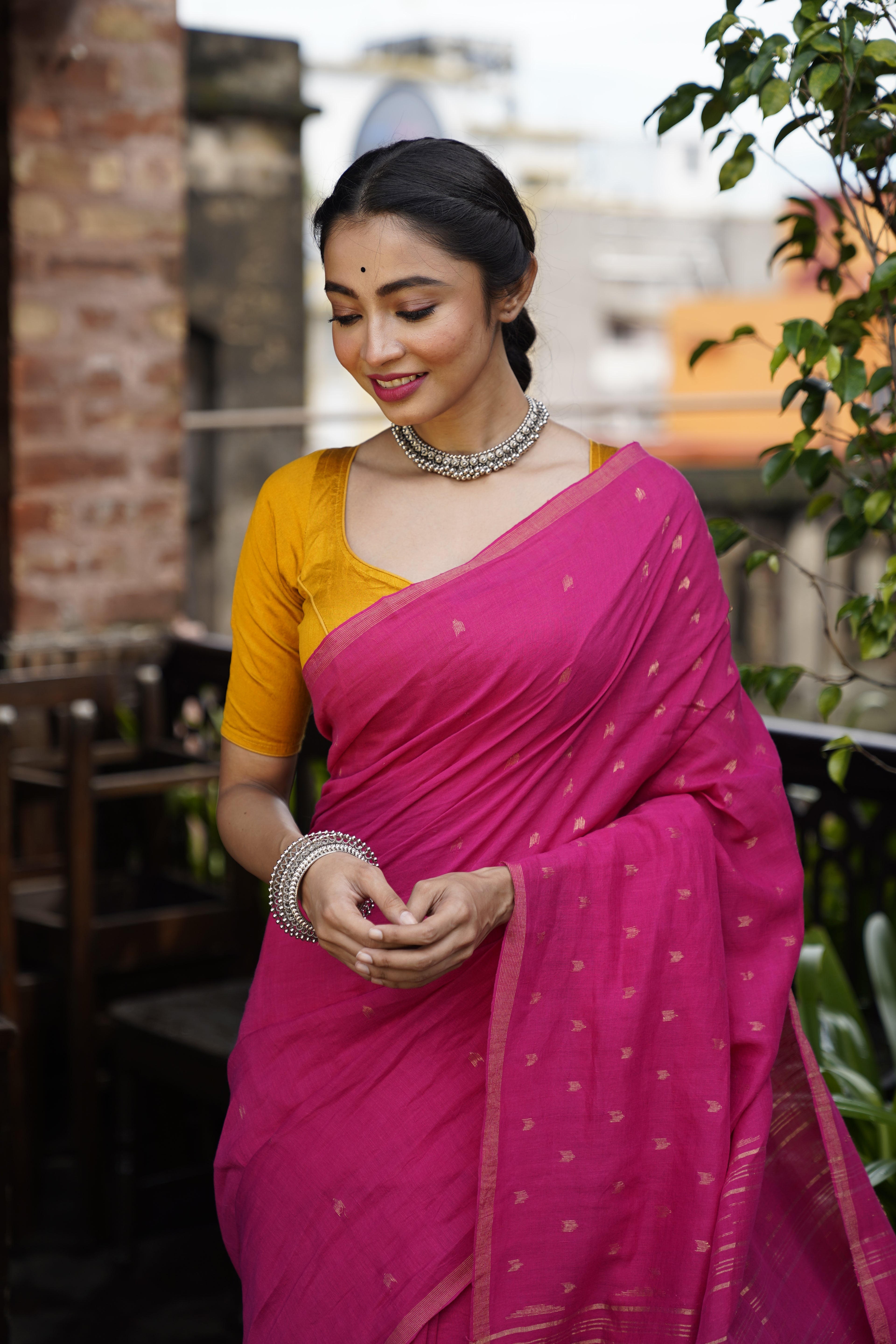 Handwoven Pink  Linen Jamdani Saree