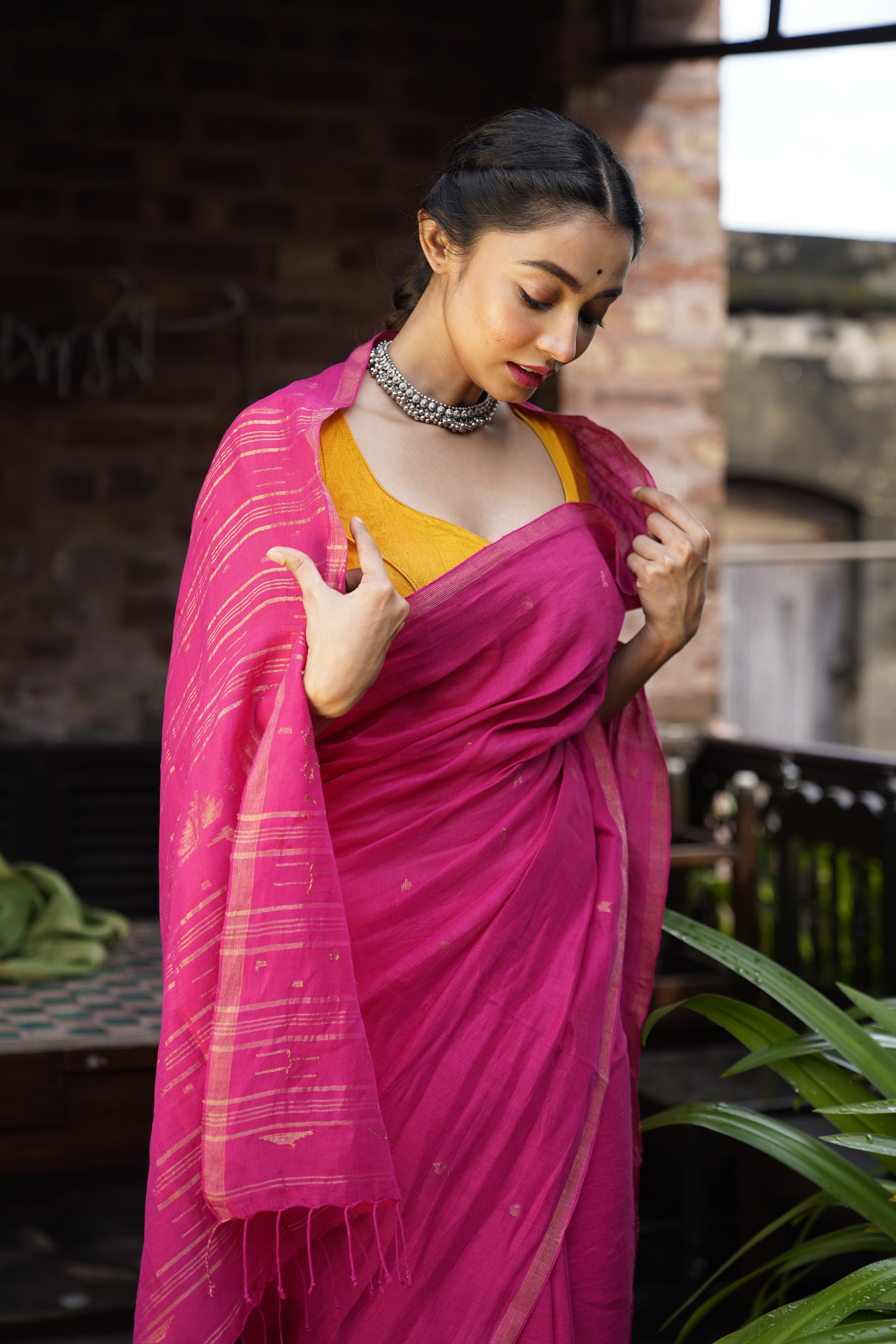 Handwoven Pink  Linen Jamdani Saree