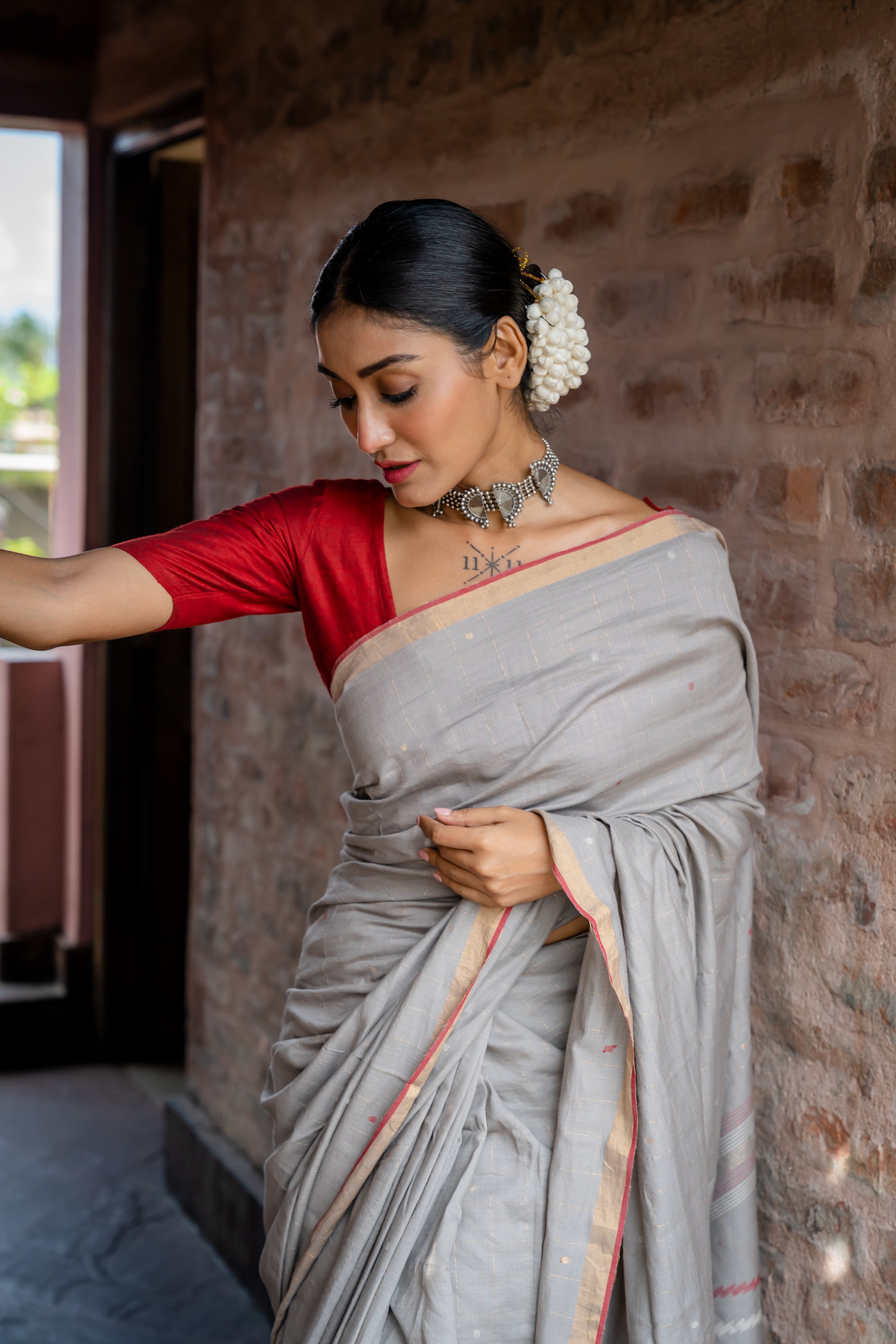 Handwoven Grey khadi Jamdani saree