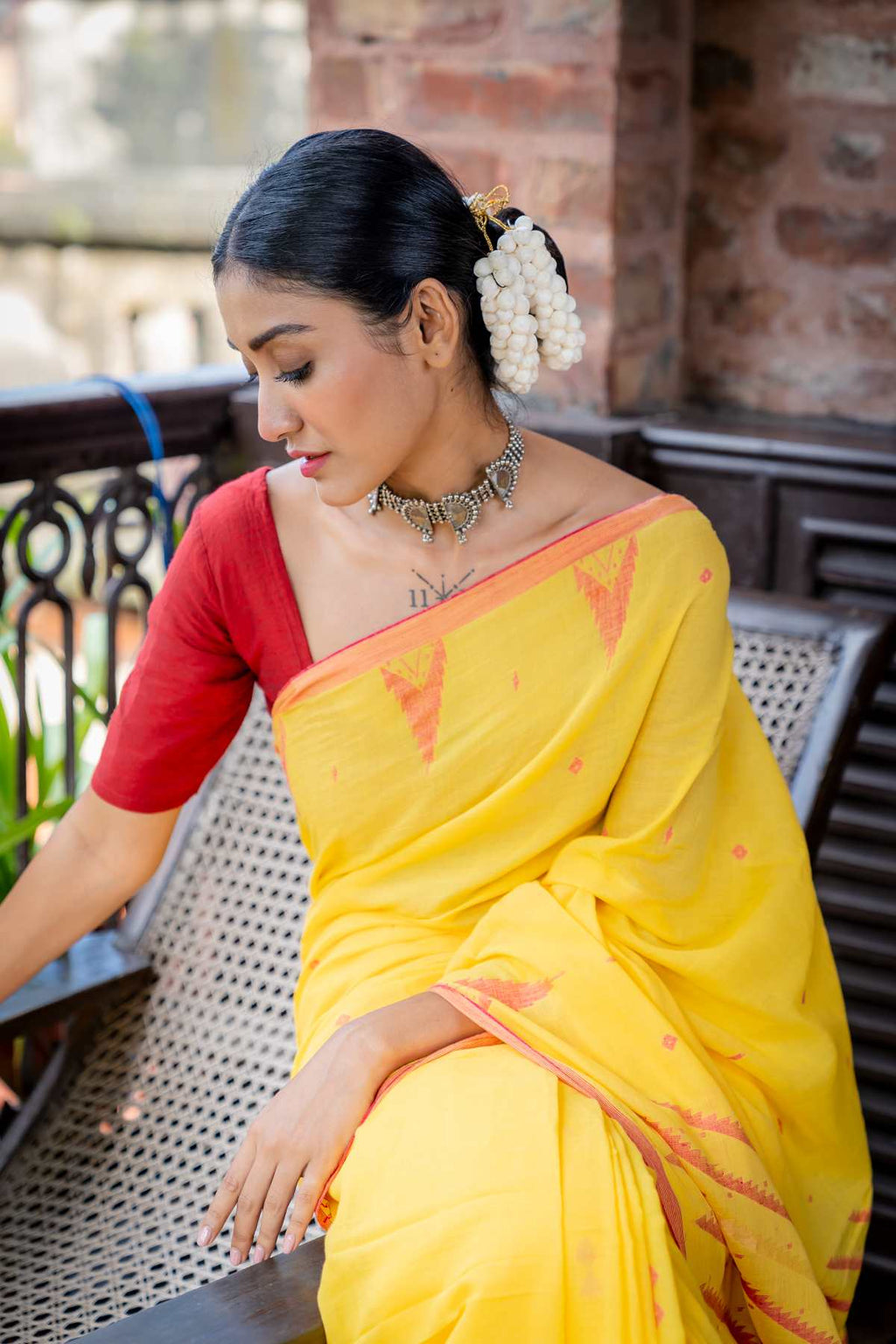 Handwoven Linen Karat Pallu Jamdani