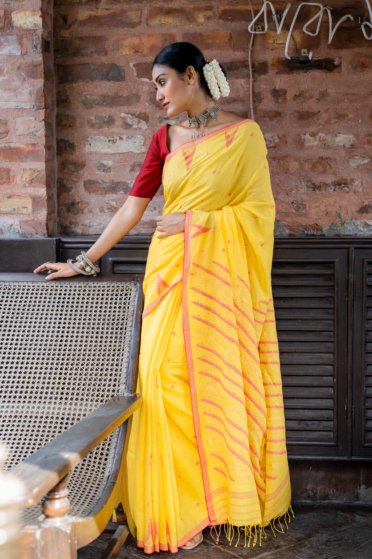 Handwoven Linen Karat Pallu Jamdani