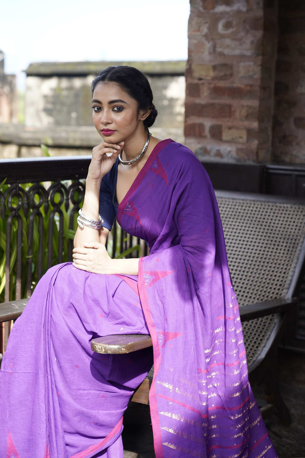 Handwoven Linen Karat Pallu Jamdani