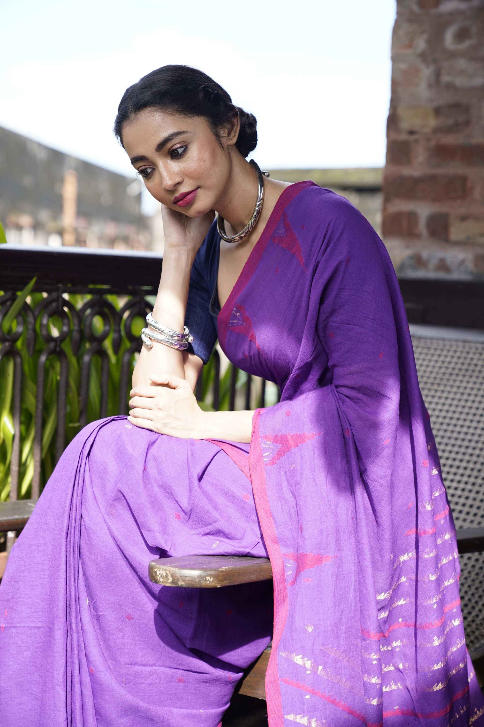 Handwoven Linen Karat Pallu Jamdani