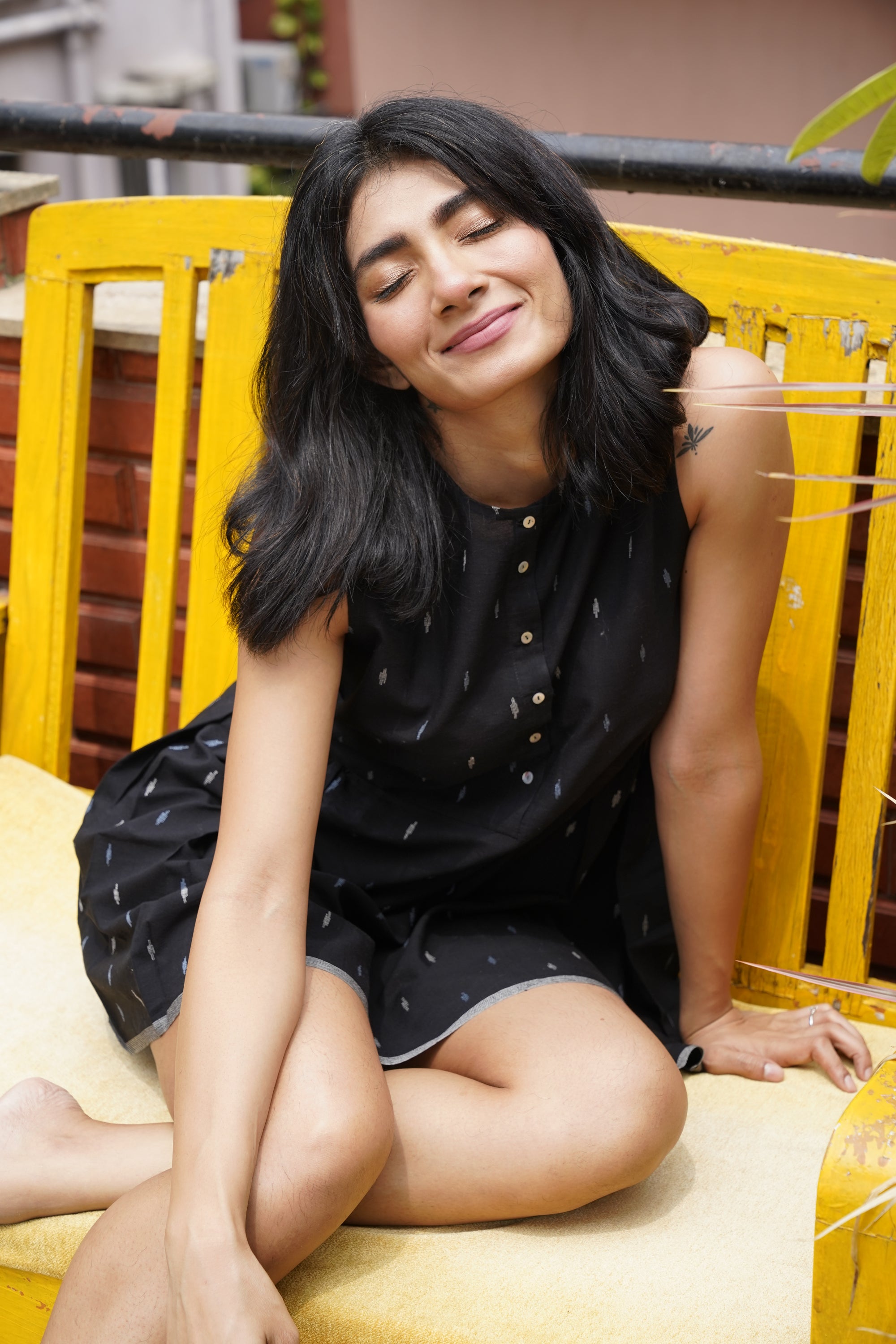 Black handwoven cotton jamdani top - Aankona