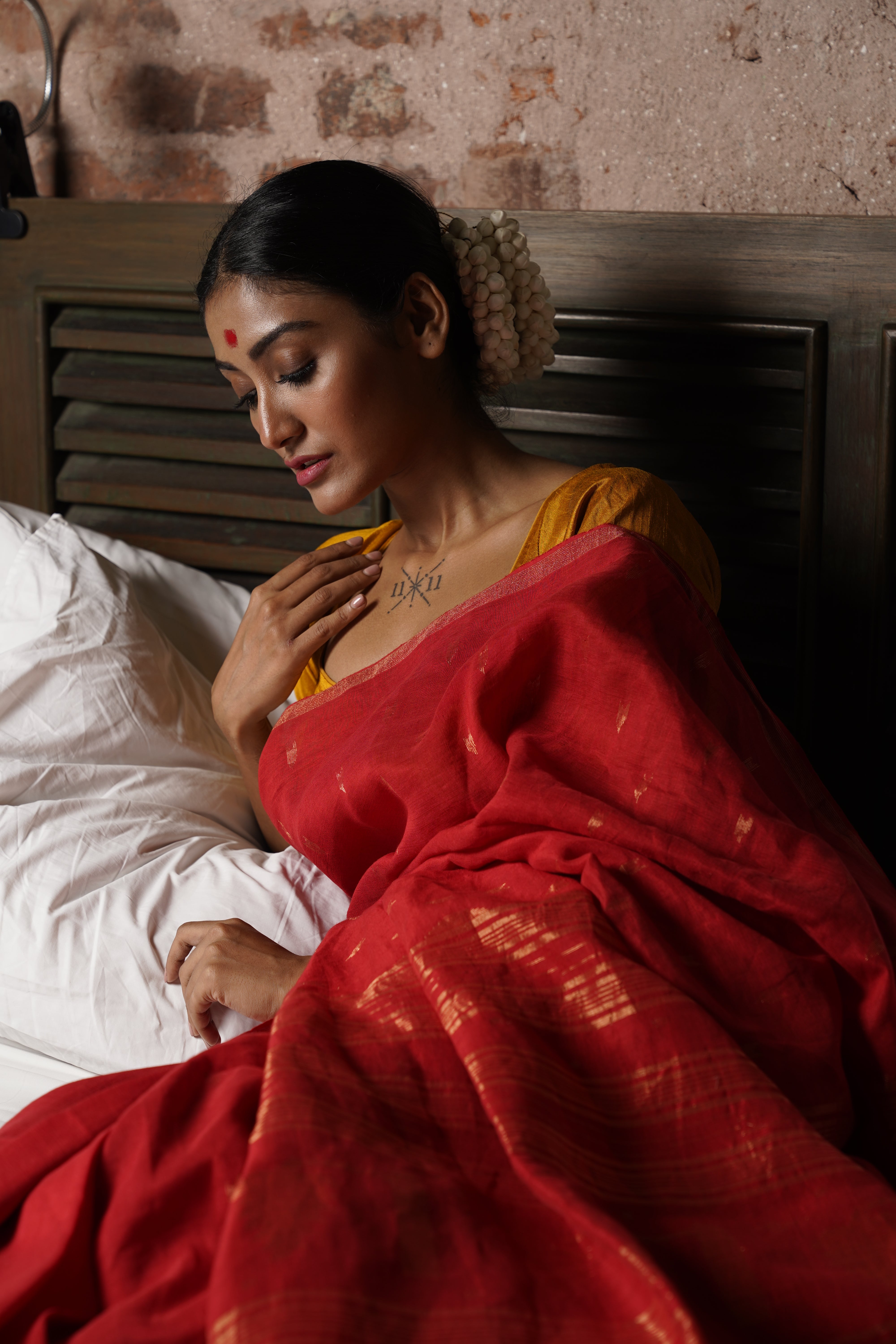 Handwoven Red Jamdani saree