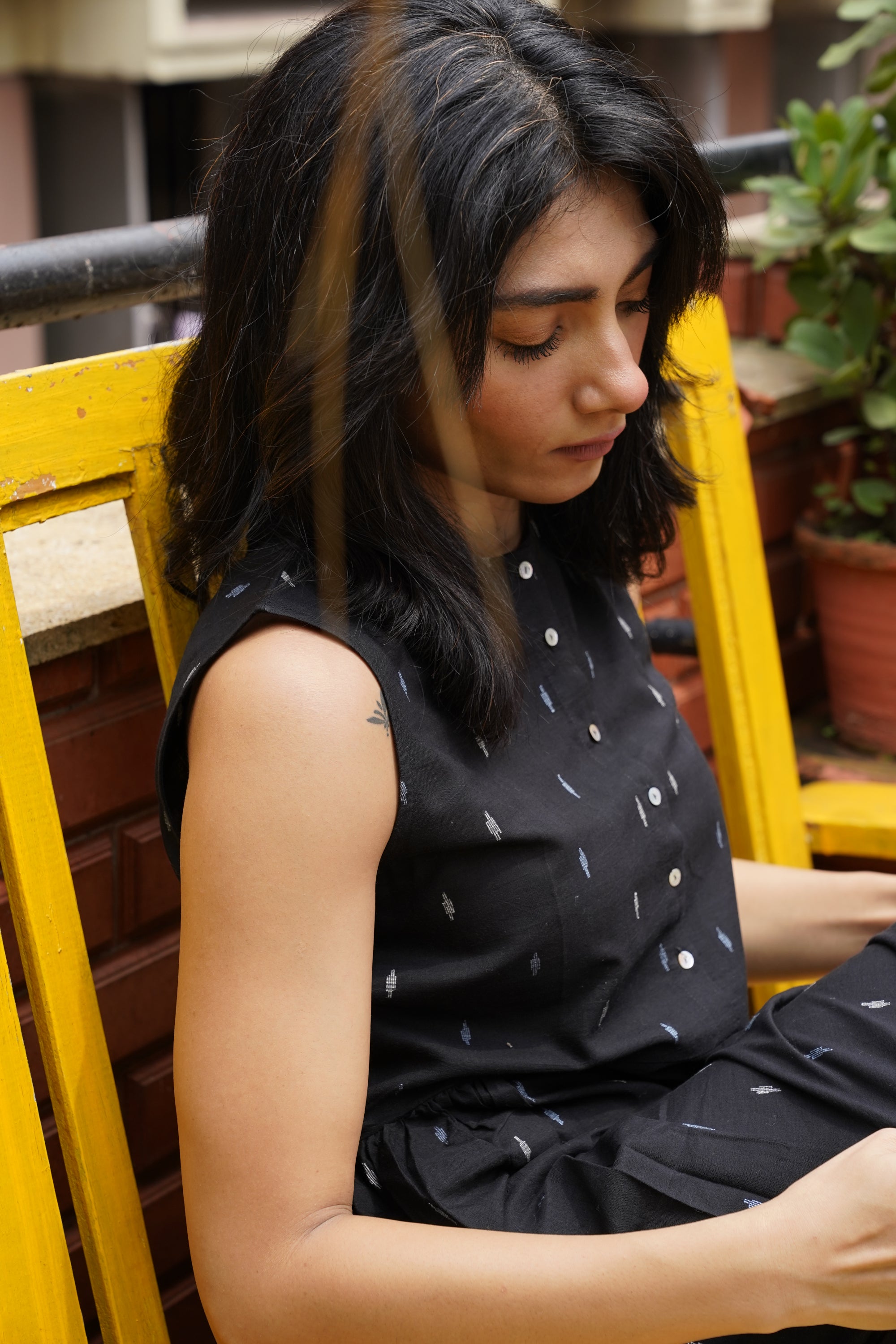 Black handwoven cotton jamdani top - Aankona