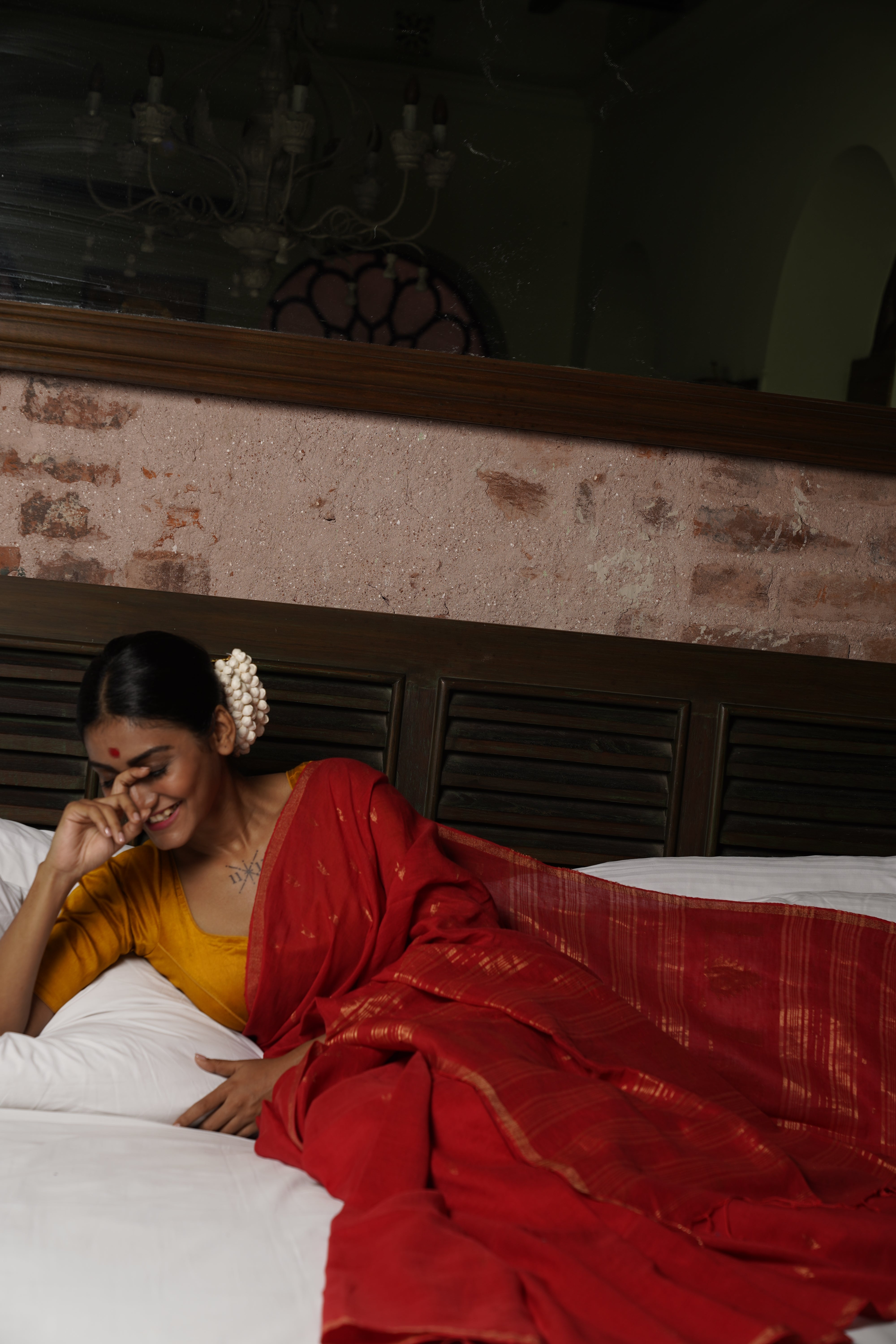 Handwoven Red Jamdani saree