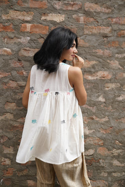 White Handwoven cotton top with jamdani motif - Aankona