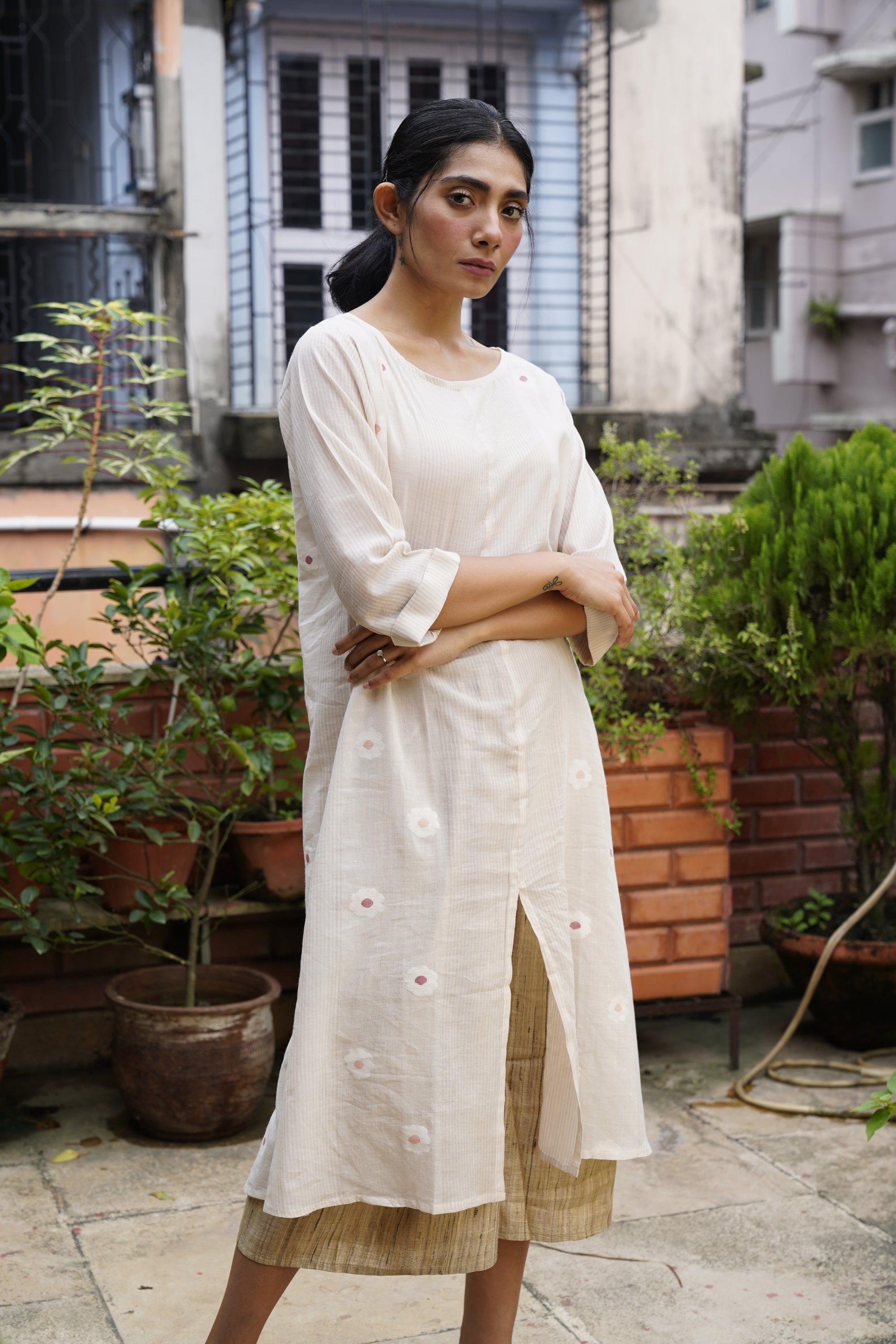 Ecru handwoven cotton Jamdani dress - Aankona