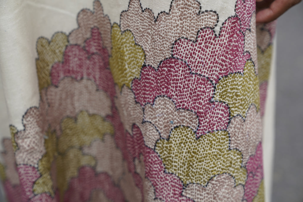 Ecru noil silk dress with hand embroidery - Aankona