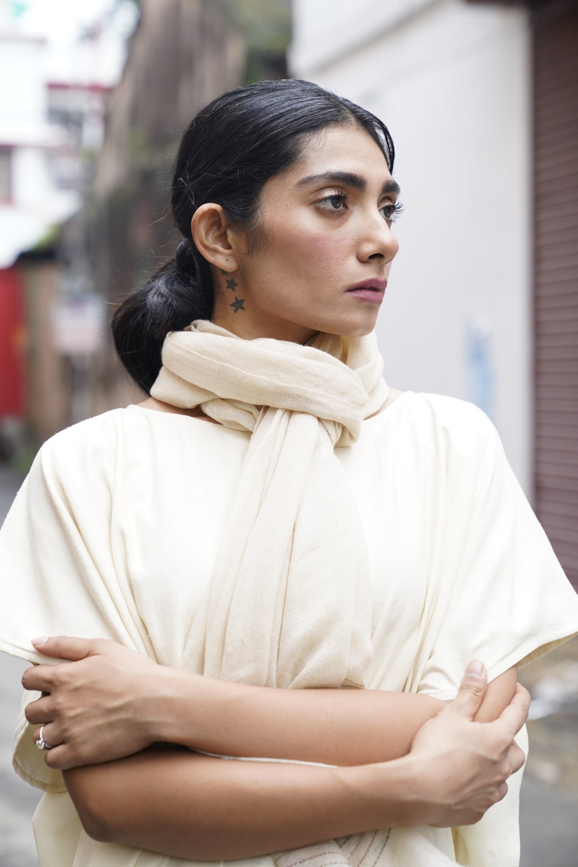 Ecru noil silk dress with hand embroidery - Aankona