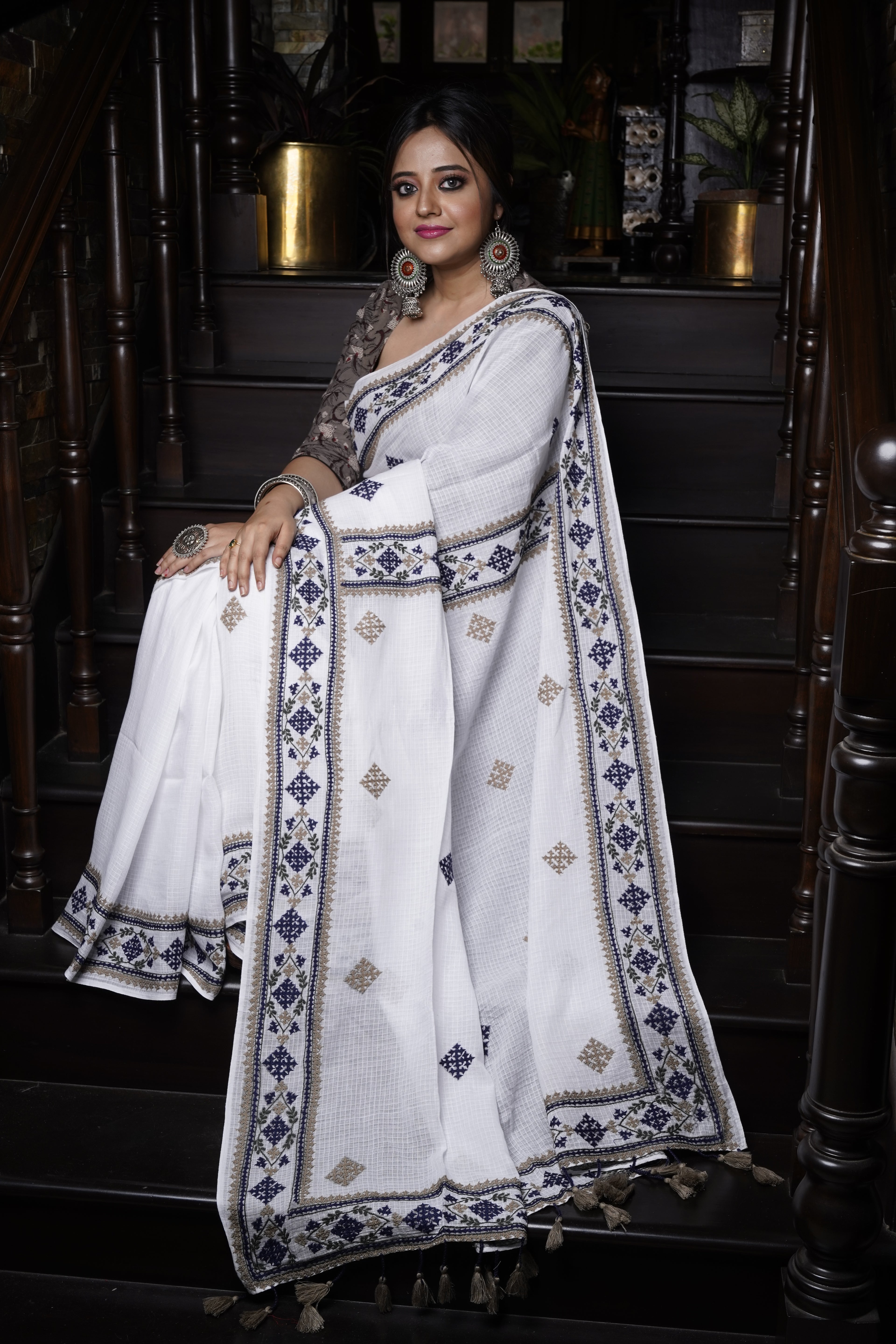 Handwoven White Cotton Saree With Kantha Work
