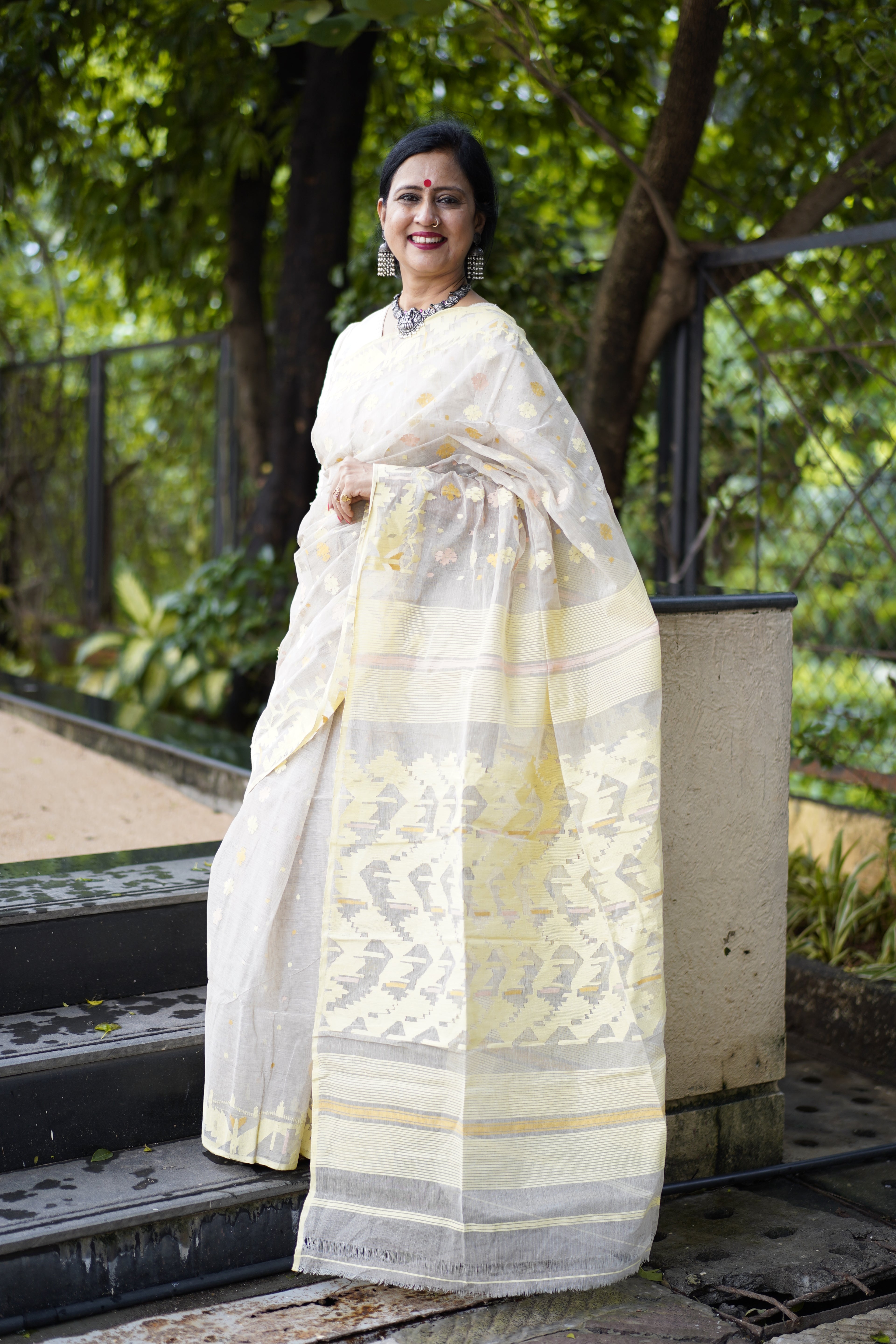 Handwoven White & Yellow Dhakai Jamdani Saree