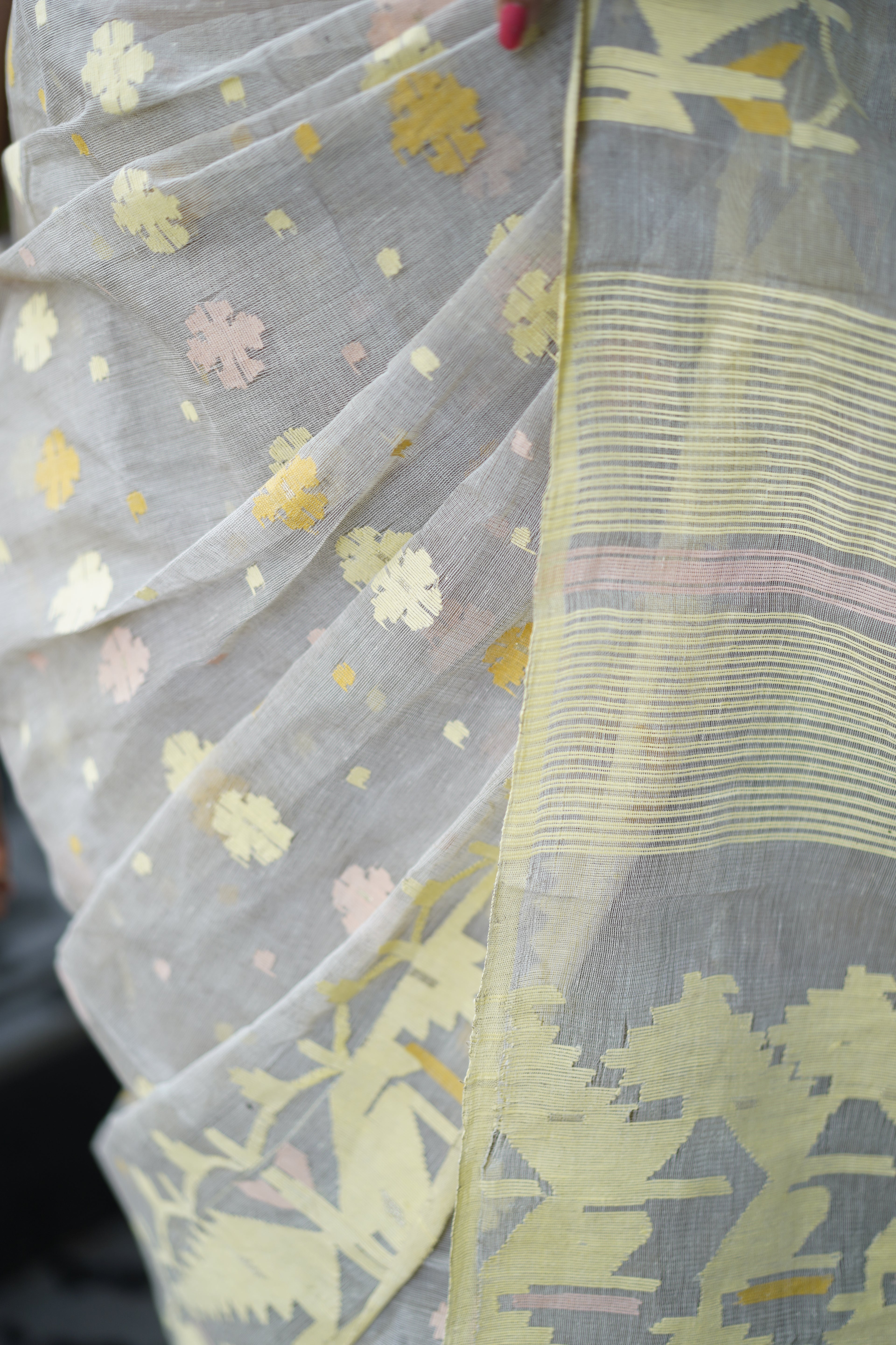 Handwoven White & Yellow Dhakai Jamdani Saree
