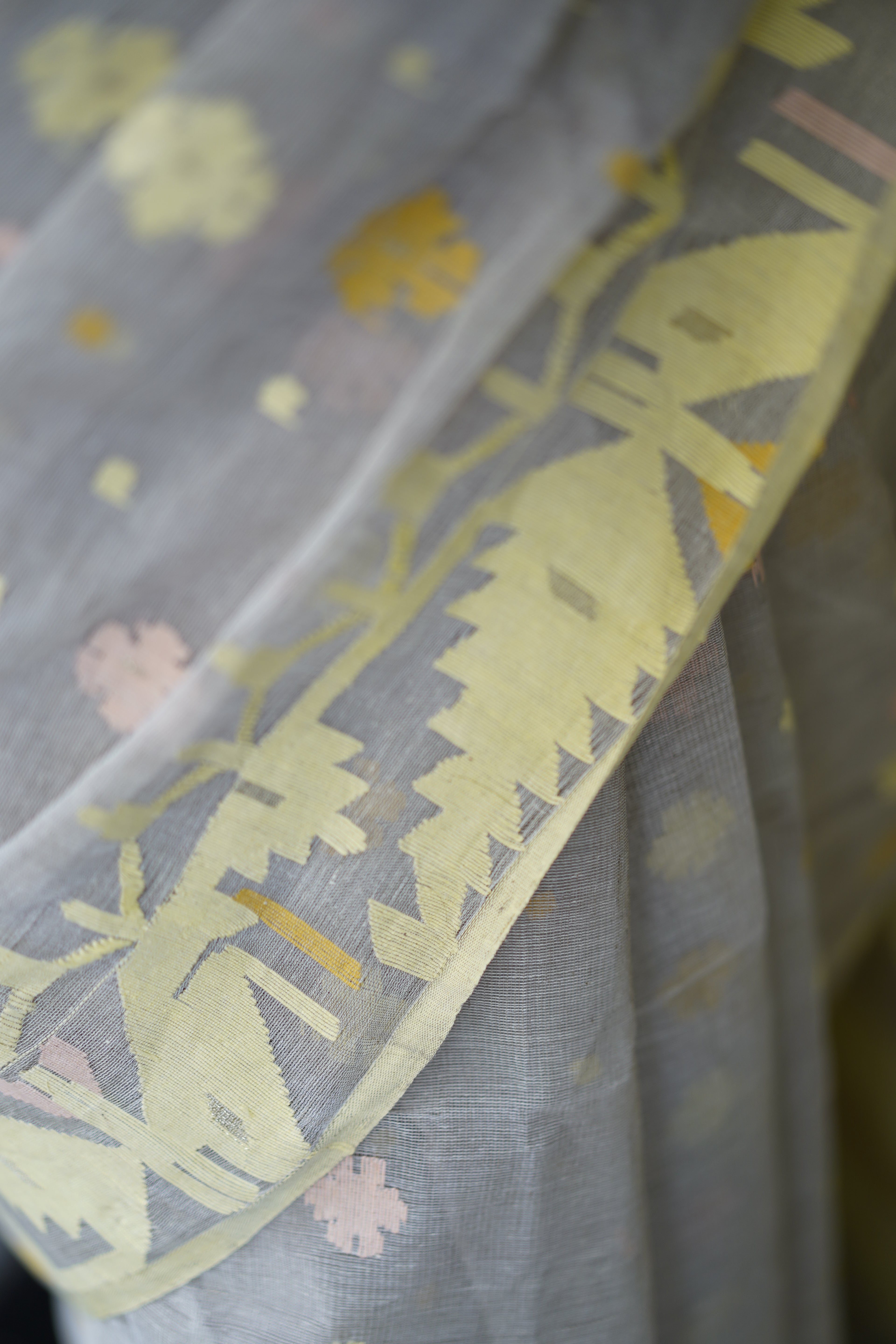Handwoven White & Yellow Dhakai Jamdani Saree